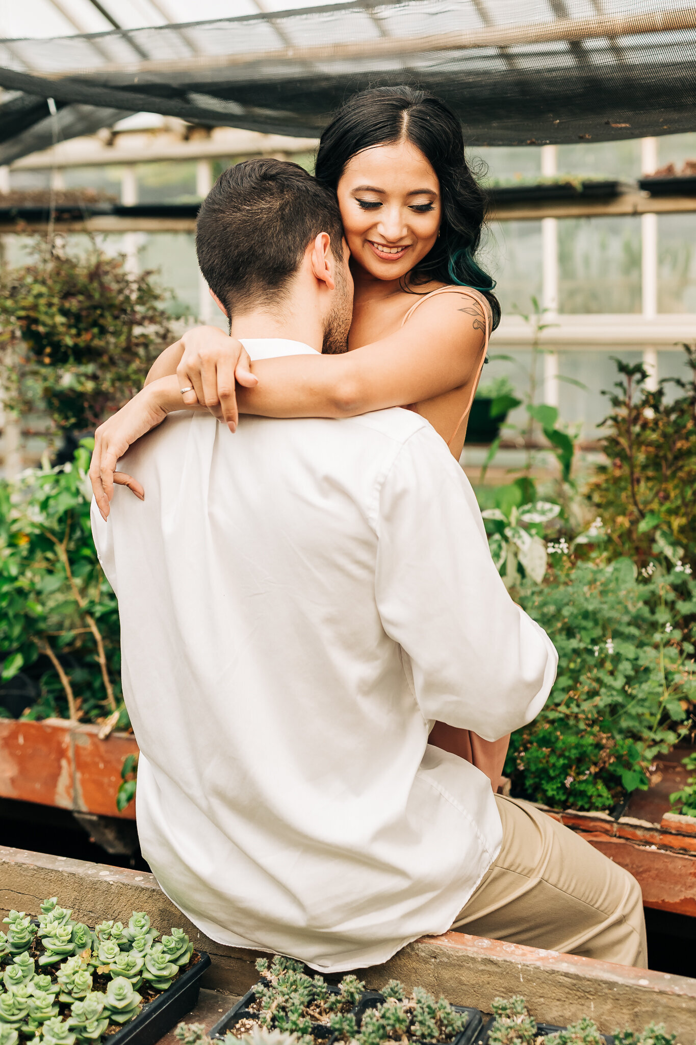 PLYMOUTH_MICHIGAN_GRAYES_GREENHOUSE_COUPLES_COURTNEY_LUSHAJ_PHOTOGRPAHY_20
