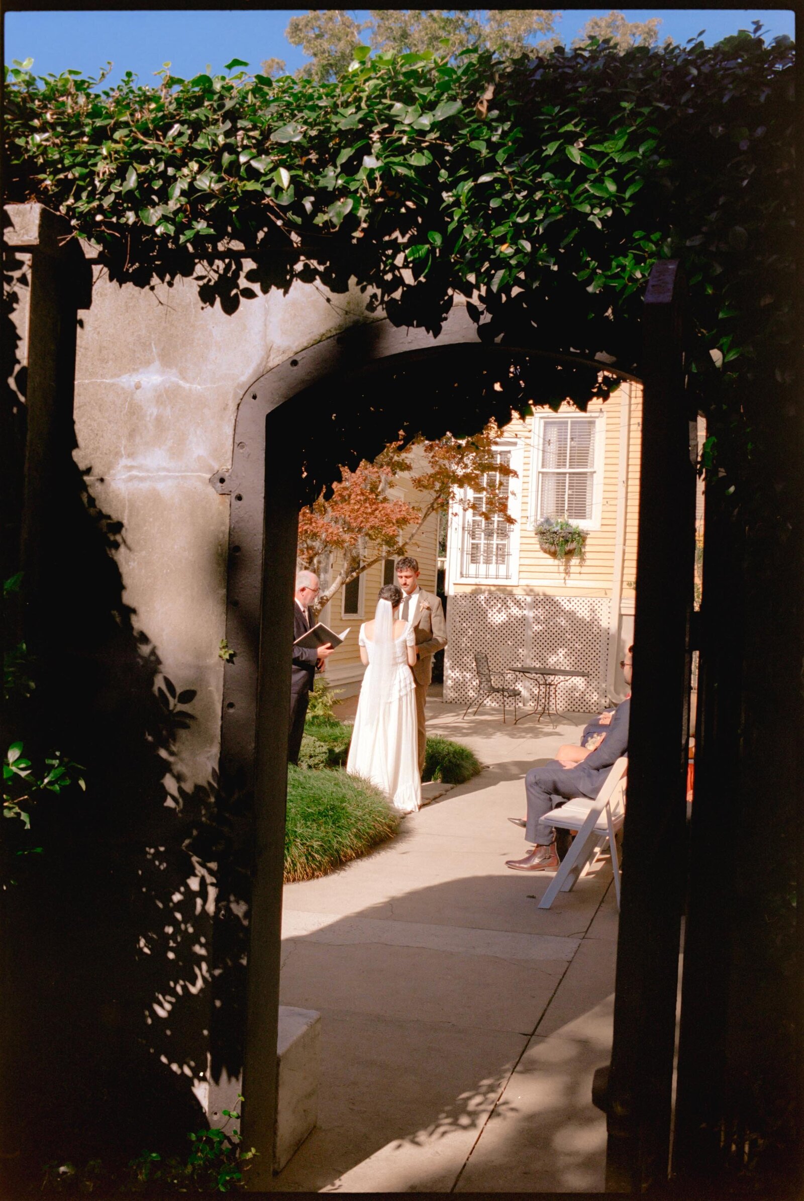 coastal-colorful-wedding-film-photos-jess-buckley-24