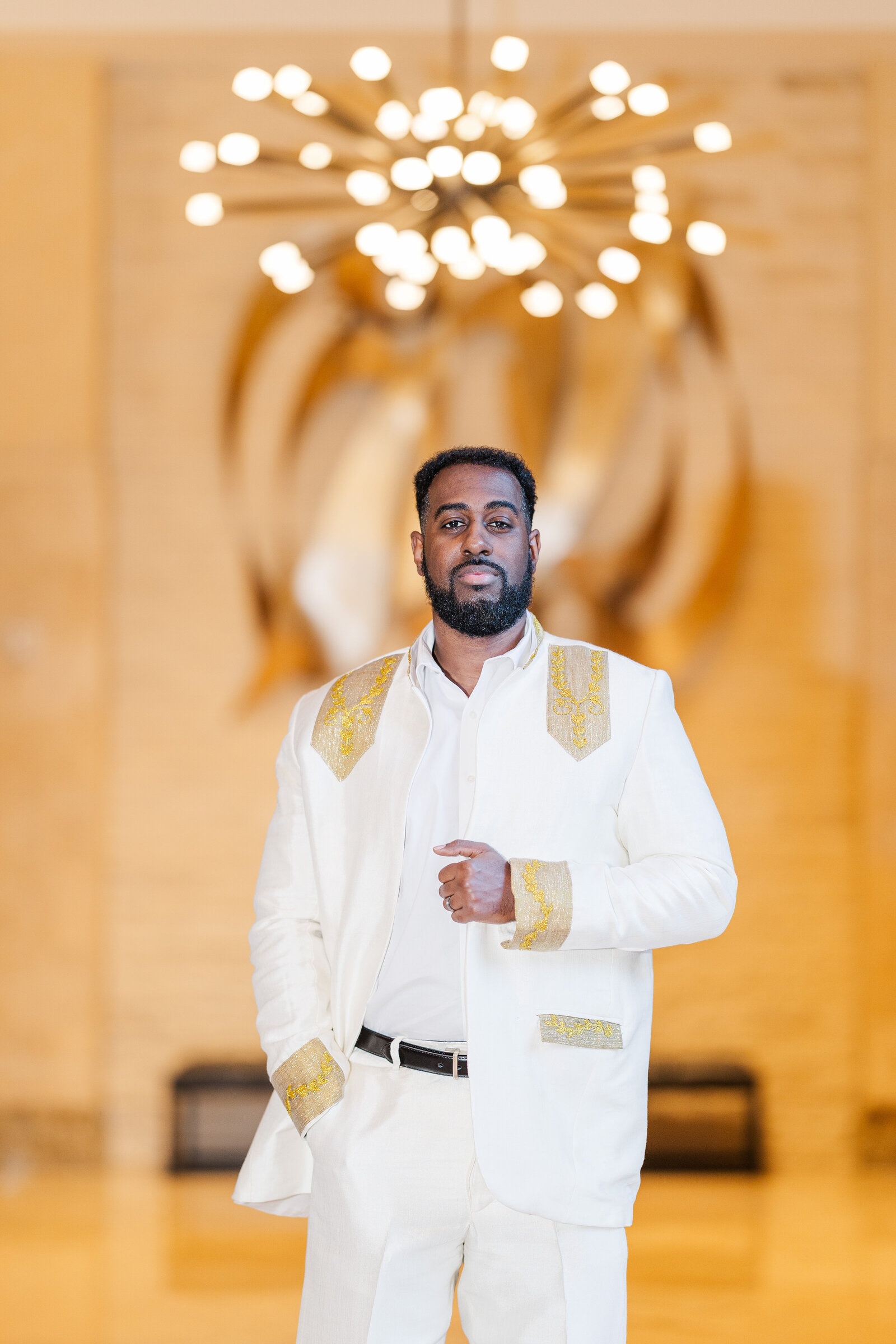 Groom-photoshoot-pose