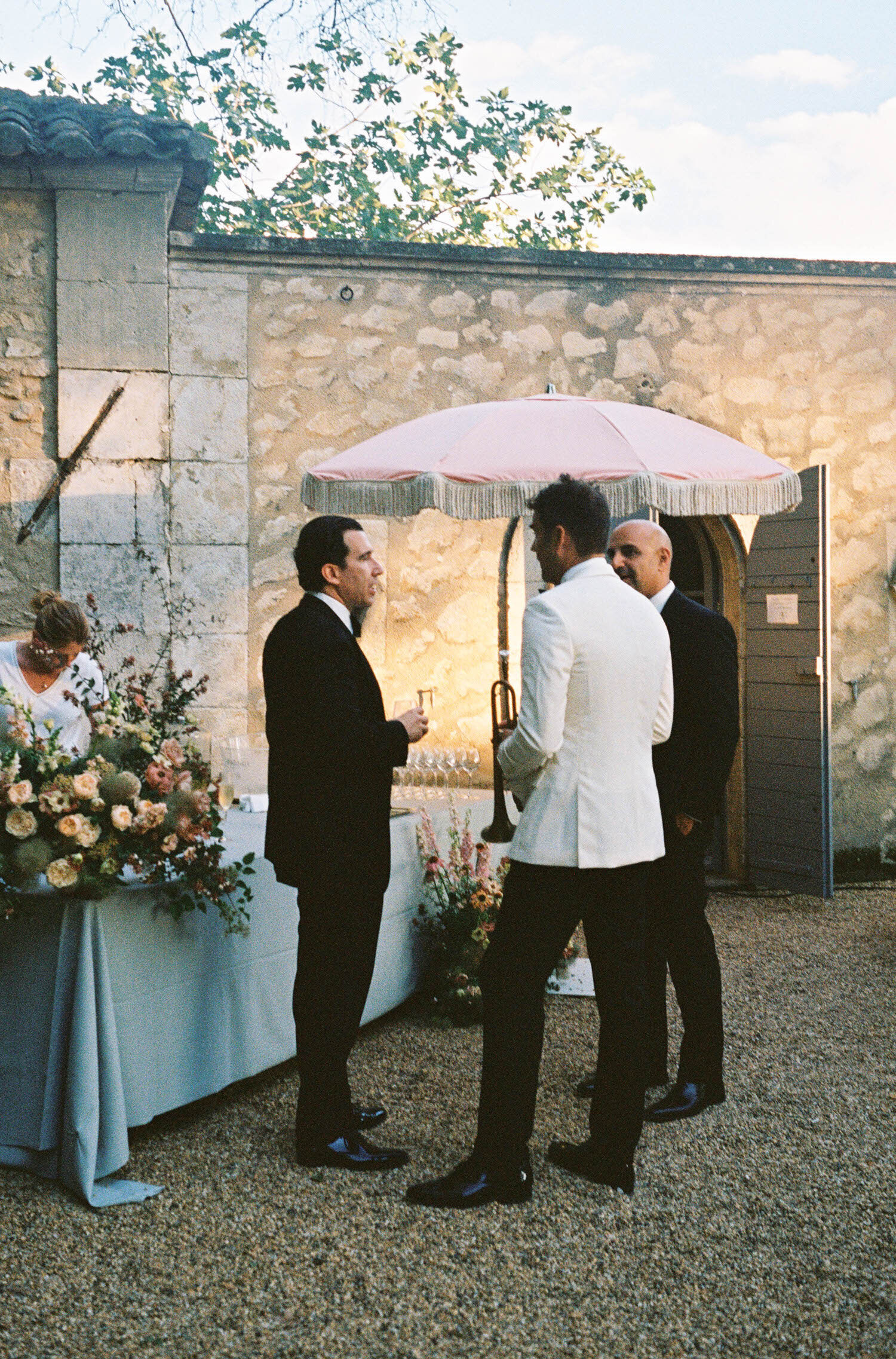 Flora_And_Grace_Provence_Analog_35mm_Fim_Editorial_Wedding_Photographer-42