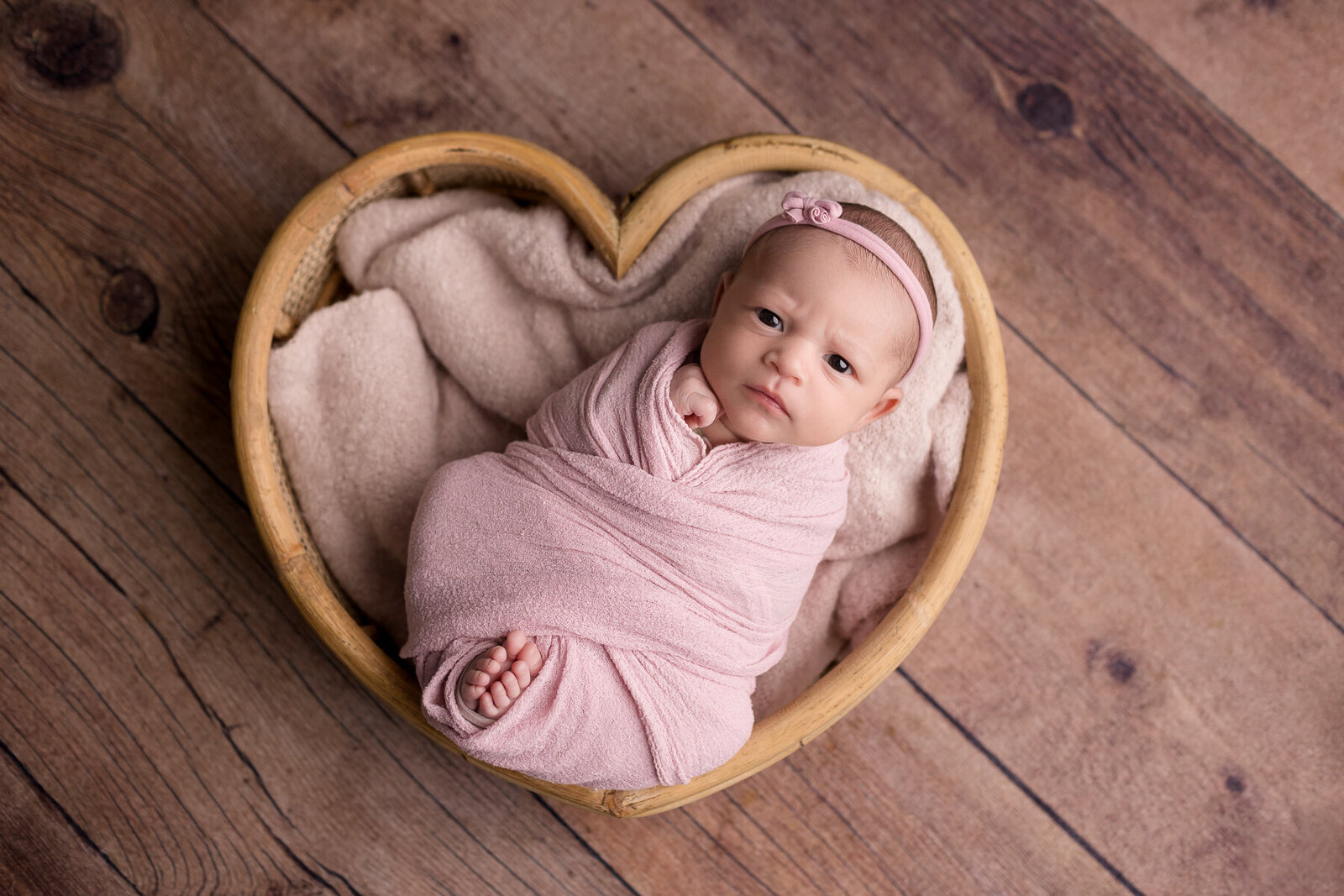 In-home-newborn-photography-session-Frankfort-KY-photographer-baby-girl-3