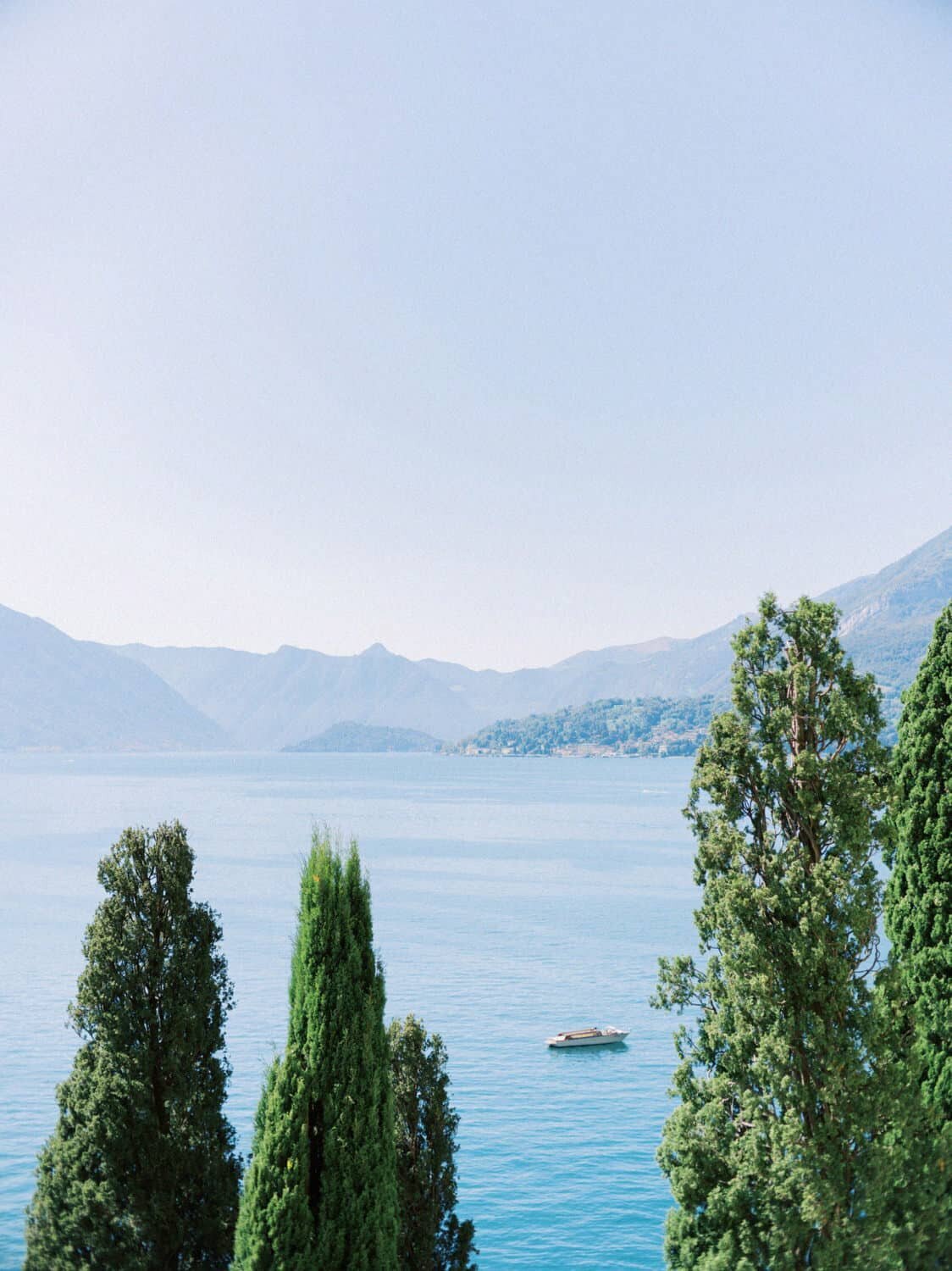 Villa-Cipressi-wedding-Lake-Como-Italy-by-Julia-Kaptelova_Photography300