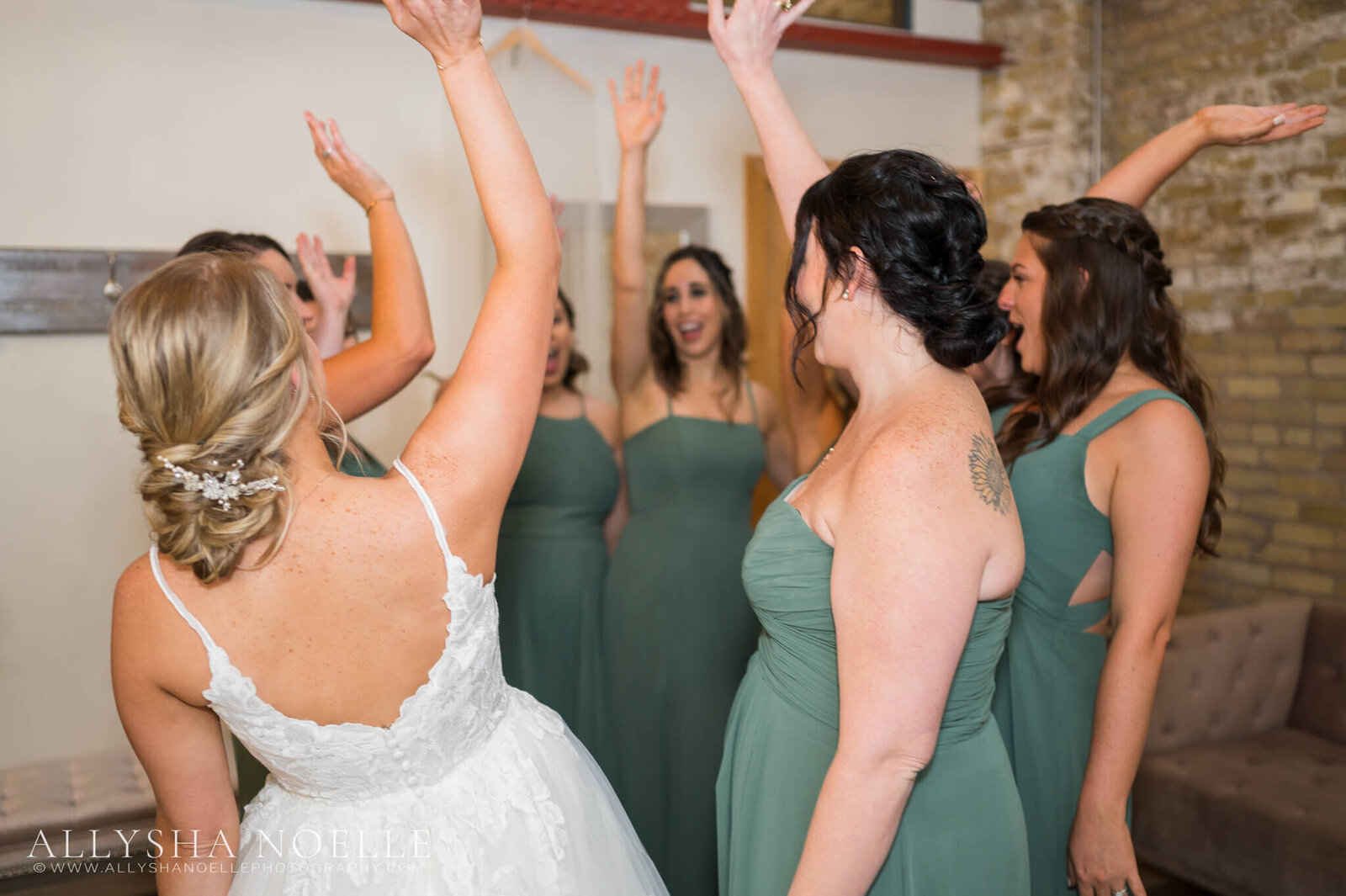 Wedding-at-The-Factory-on-Barclay-in-Milwaukee-0113