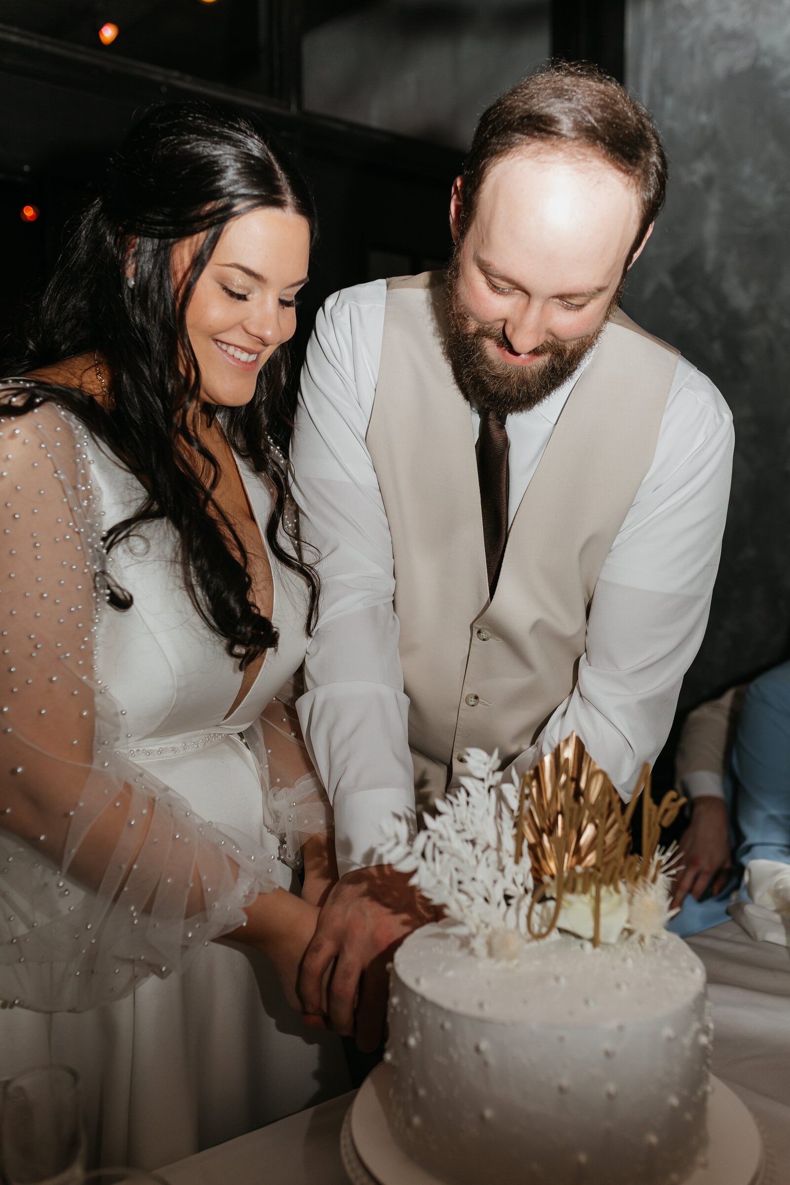 Alex-McCrary-Photography-Black-Hawk-Hotel-Cedar-Falls-Iowa-Kaycee-Tylor-Wedding-44