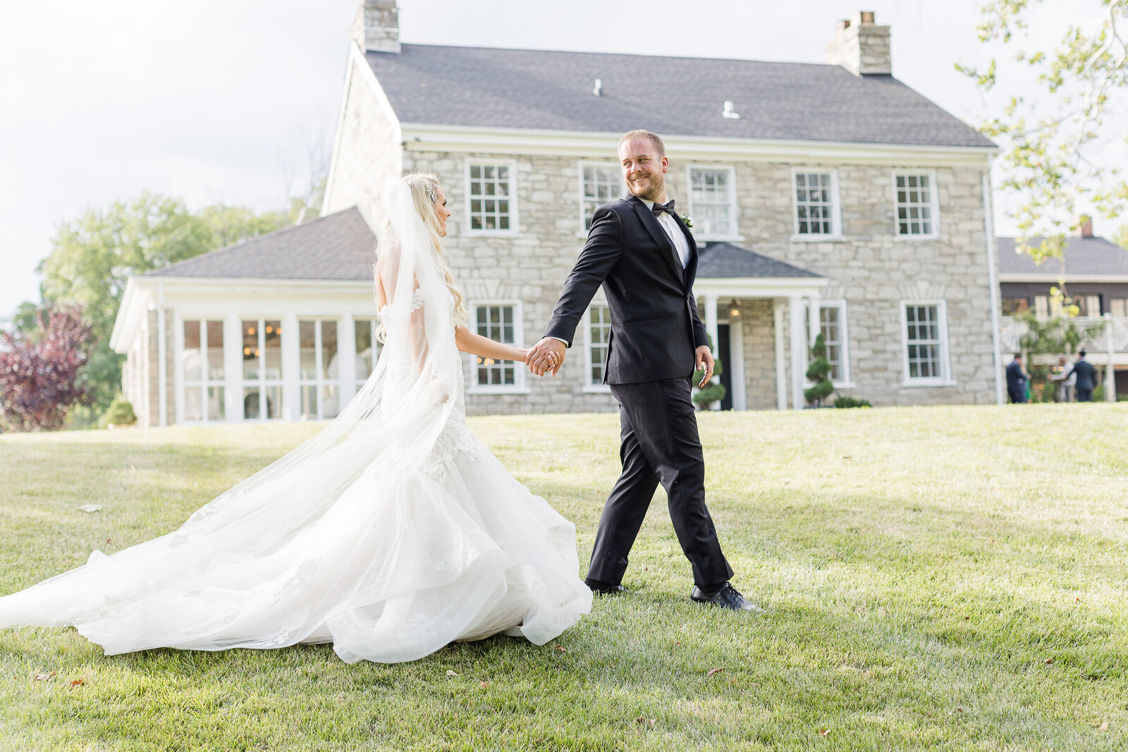 Wedding photos at the Stone house of St. Charles