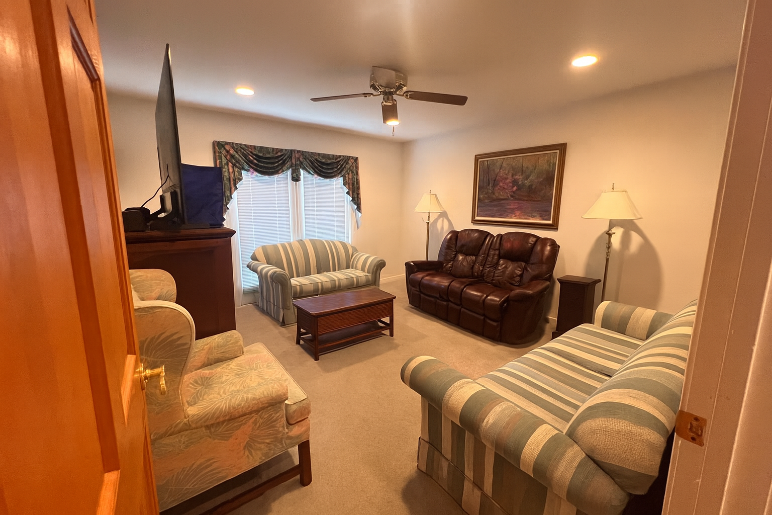 main level den 1