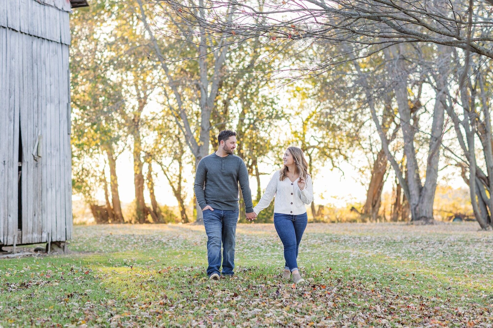 dennis-ohio-barn-engagement-shoot-1