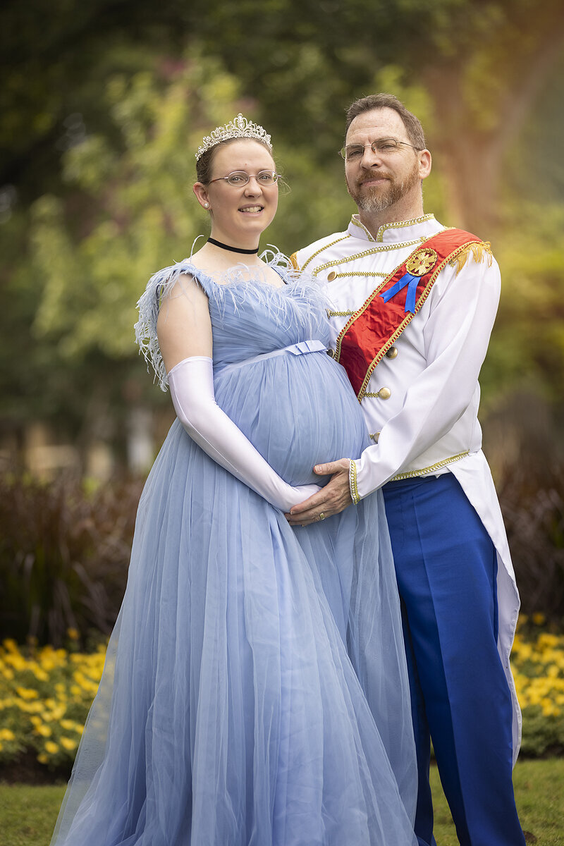 Cinderella themed maternity photoshoot at the Dallas Arboretum.