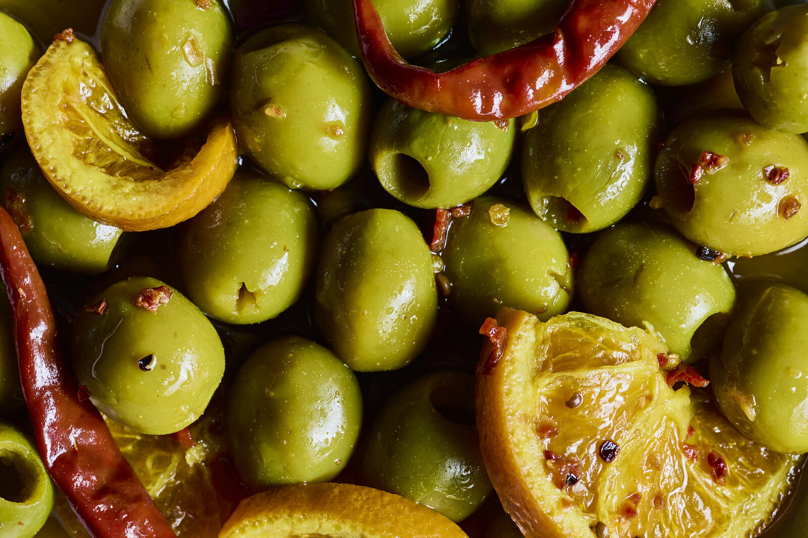 Marinated-Olives-Pepper-Oranges-Macro-Photography