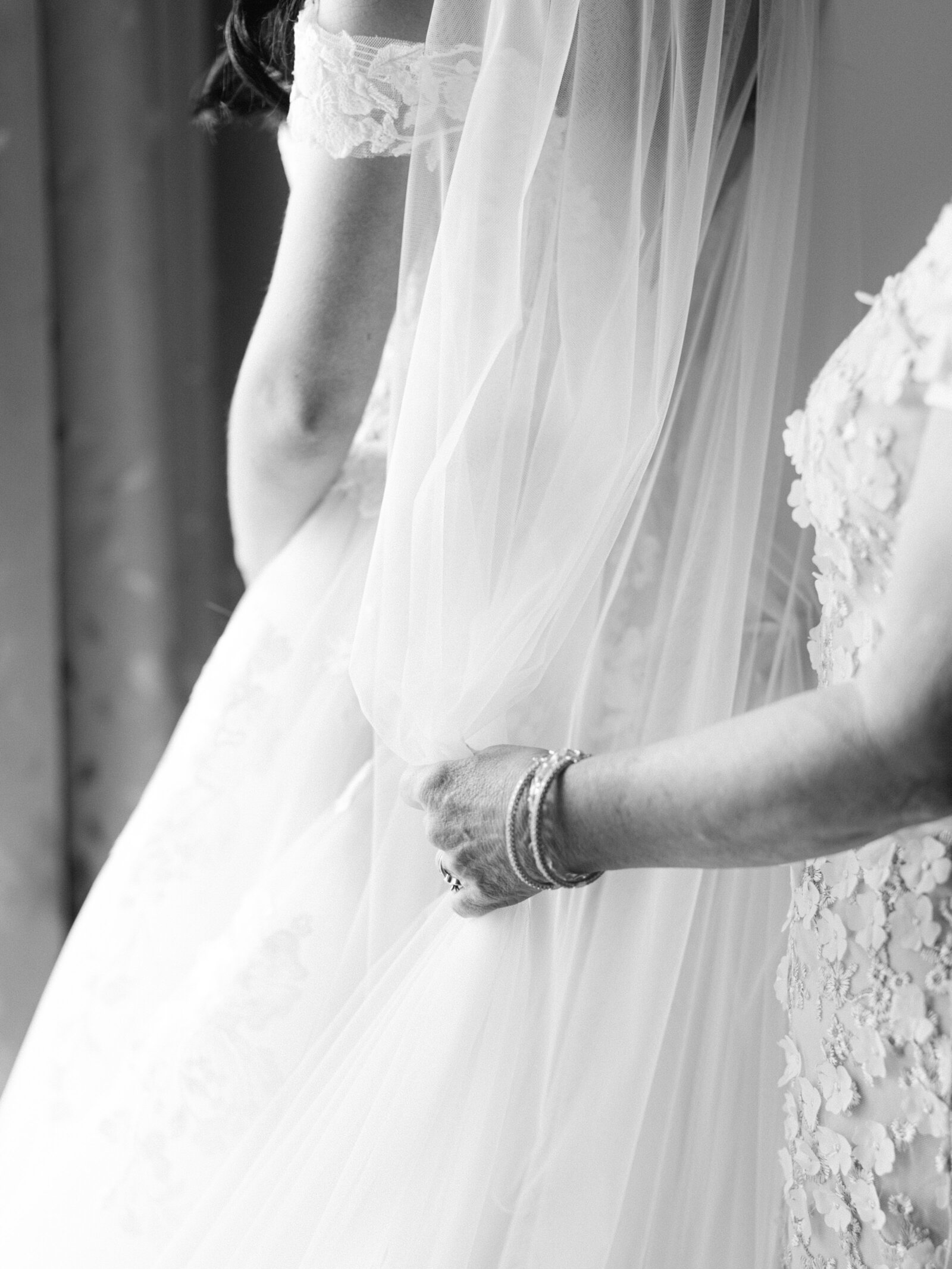 1-torianna-brooke-portraiture-best-charleston-wedding-photographer-hilton-head-island-sneak-peeks