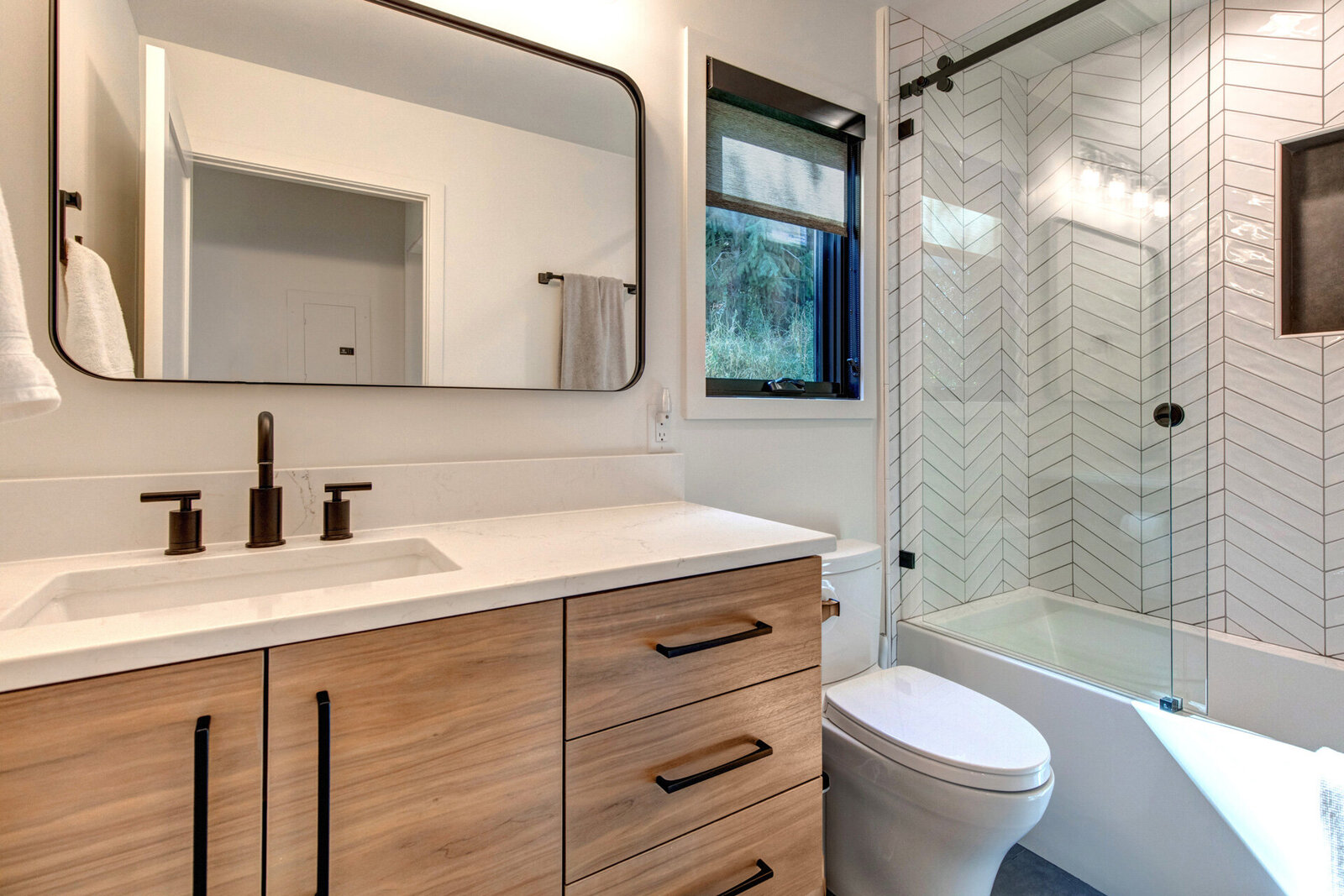 Heber-City-Interior-Designer-Chalet-and-Co-modern-bathroom-style