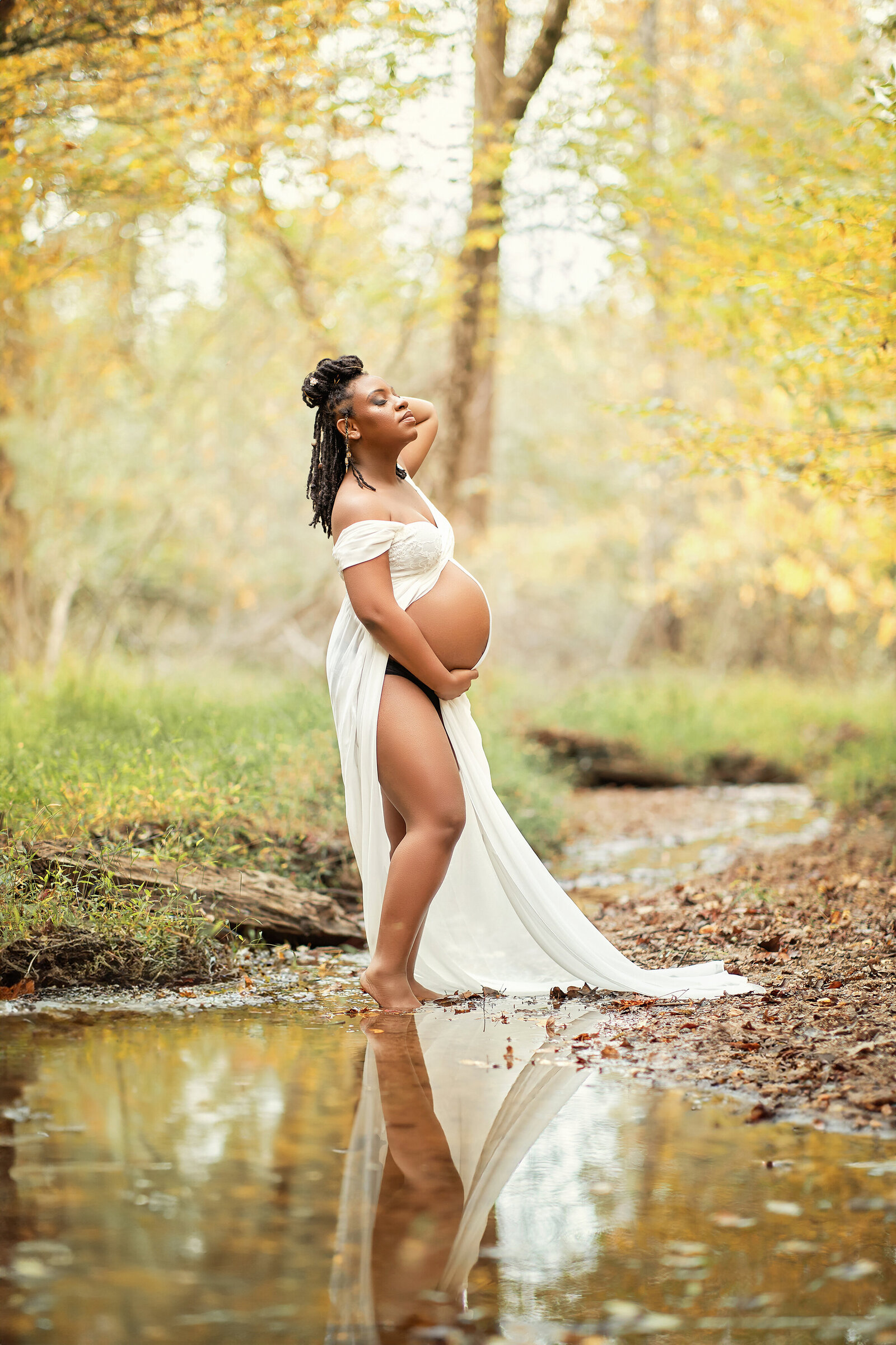 atlanta-best-maternity-pregnancy-portrait-outdoors-fantasy-white-gown-fall-woods-water-georgia-photography-photographer-twin-rivers-01