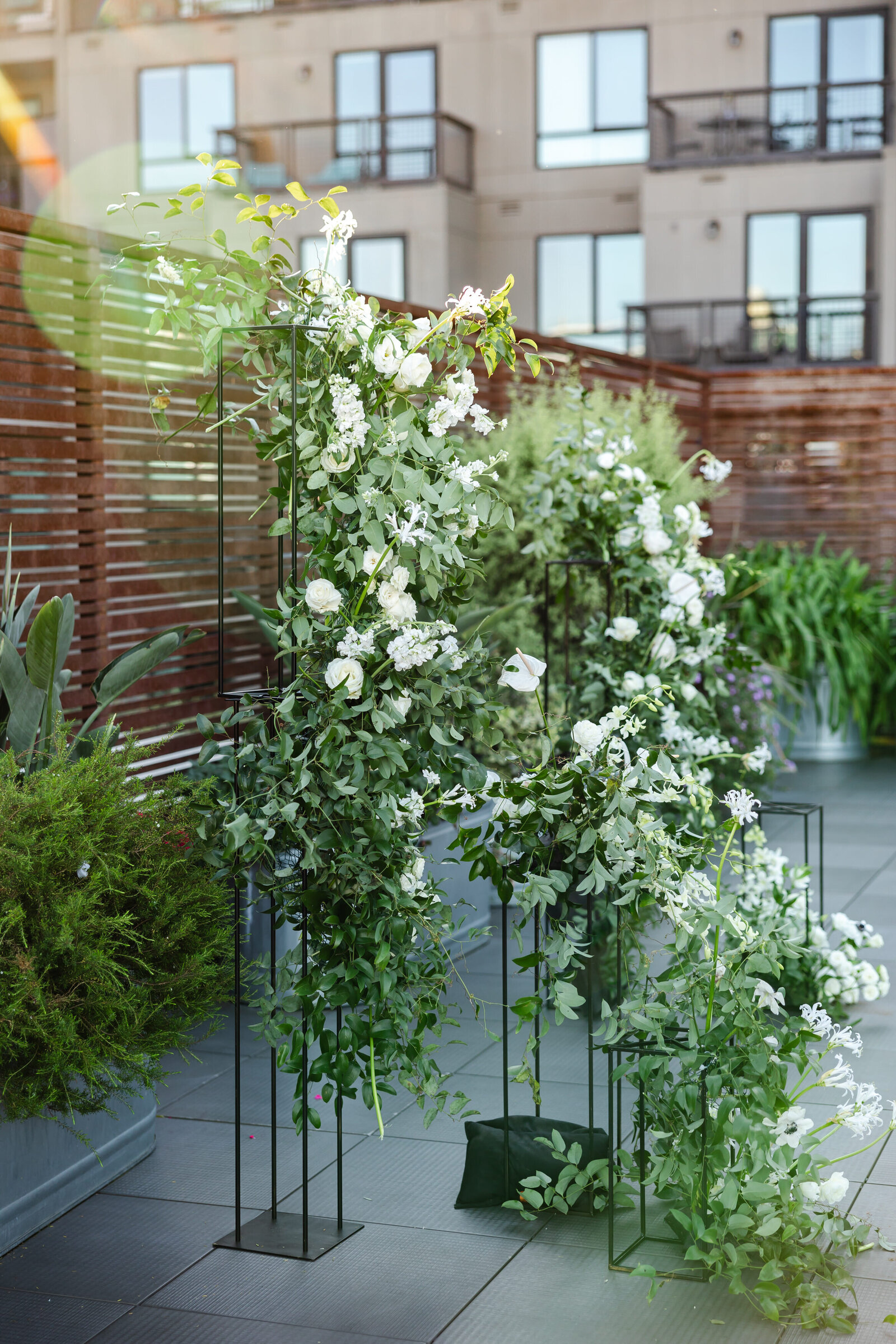 Black-white-green-modern-wedding-73