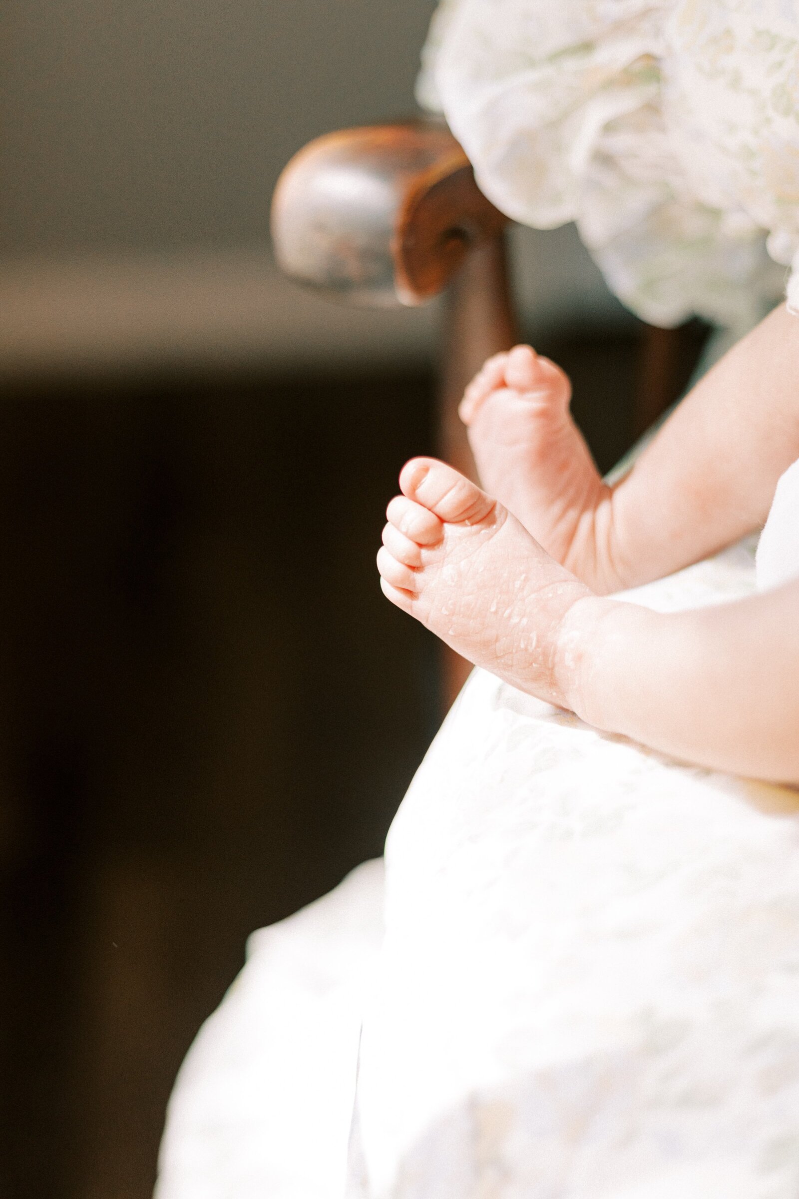 newborn baby toes in peoria illinois photos 