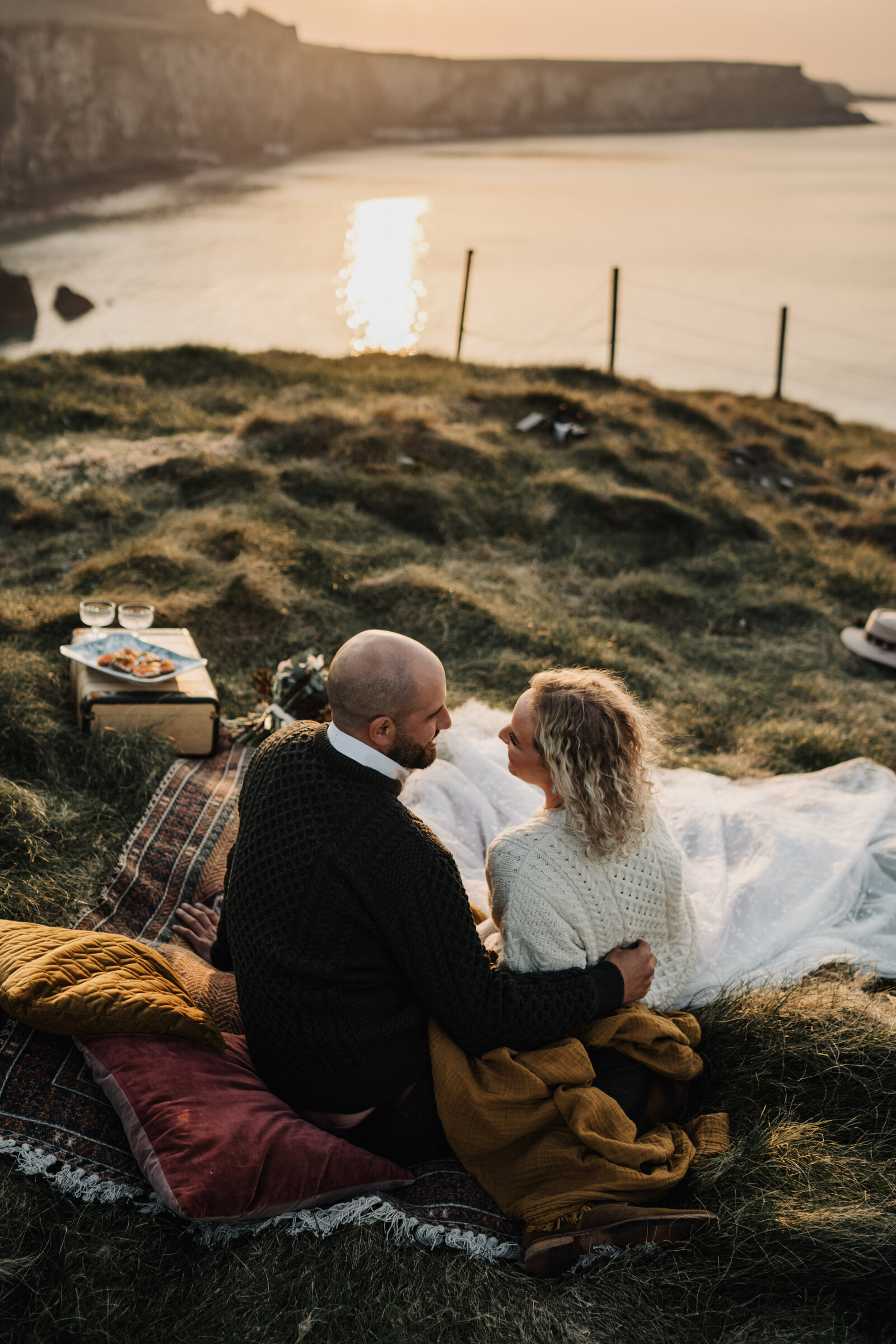 carrick-a-rede-rope-bridge-wedding-01836-142