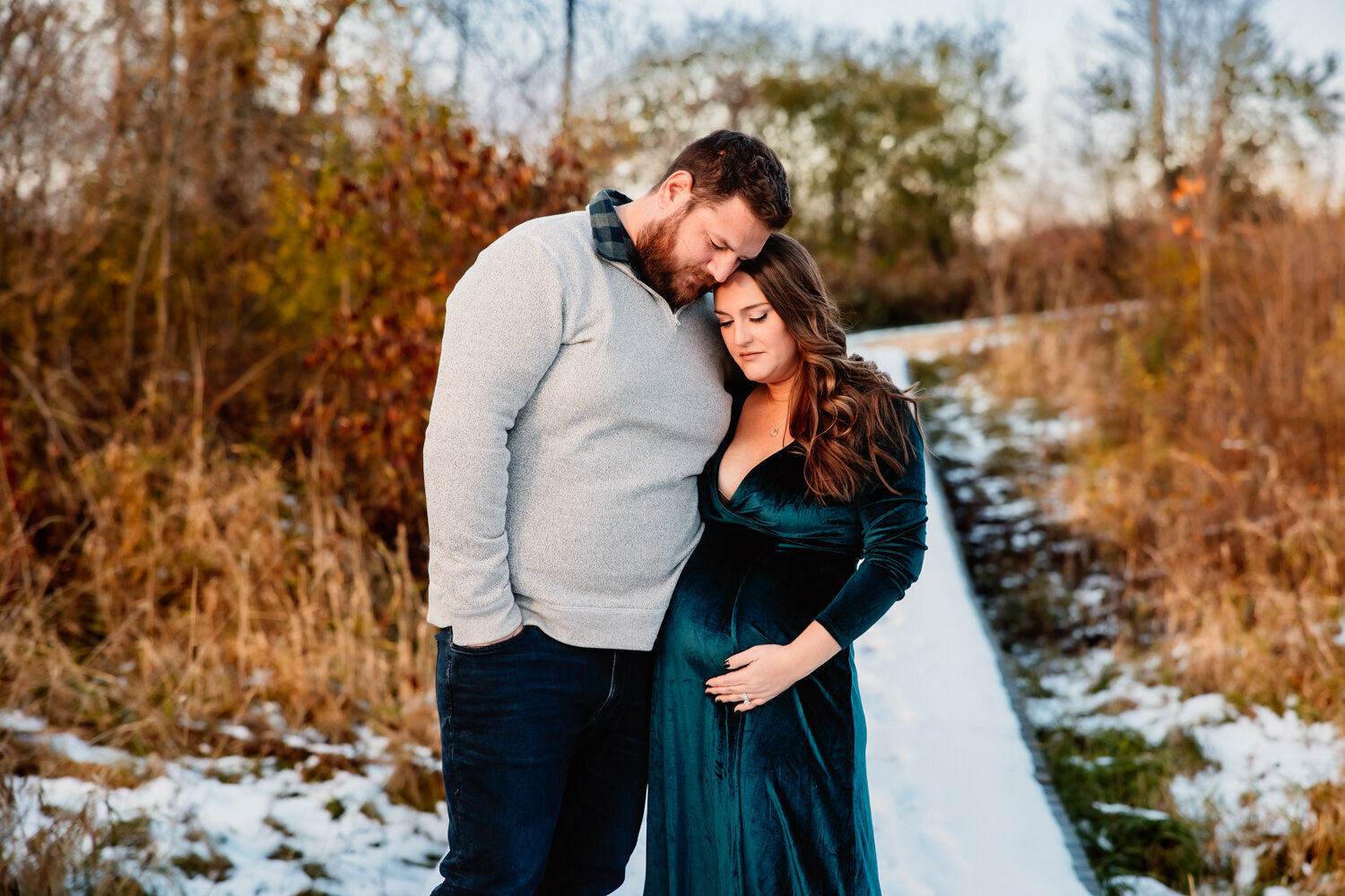 maternity-session-in-grafton-wisconsin