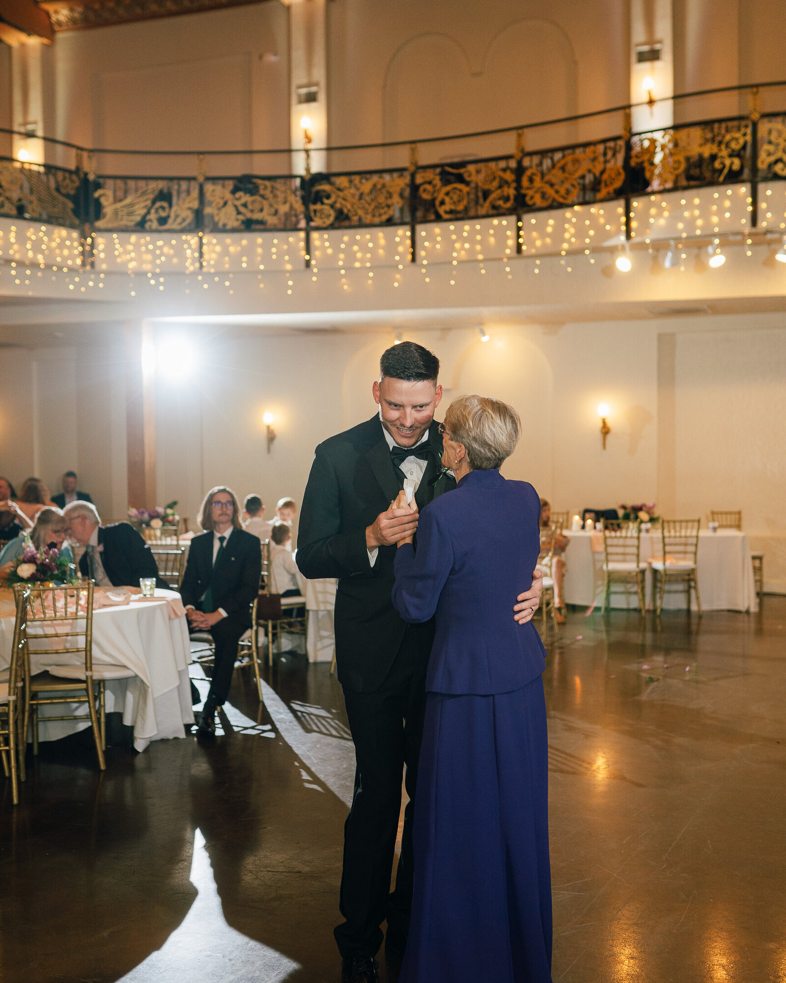 Corby Intercontinental Hotel Kansas City Wedding Plaza-256