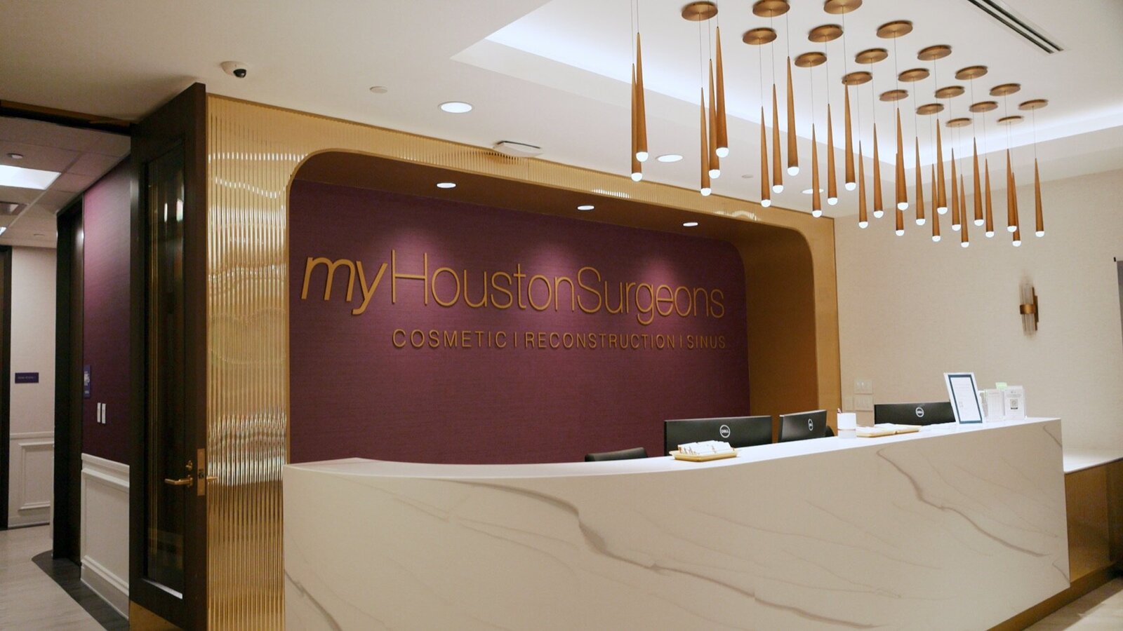Front desk and lobby at MyHoustonSurgeons