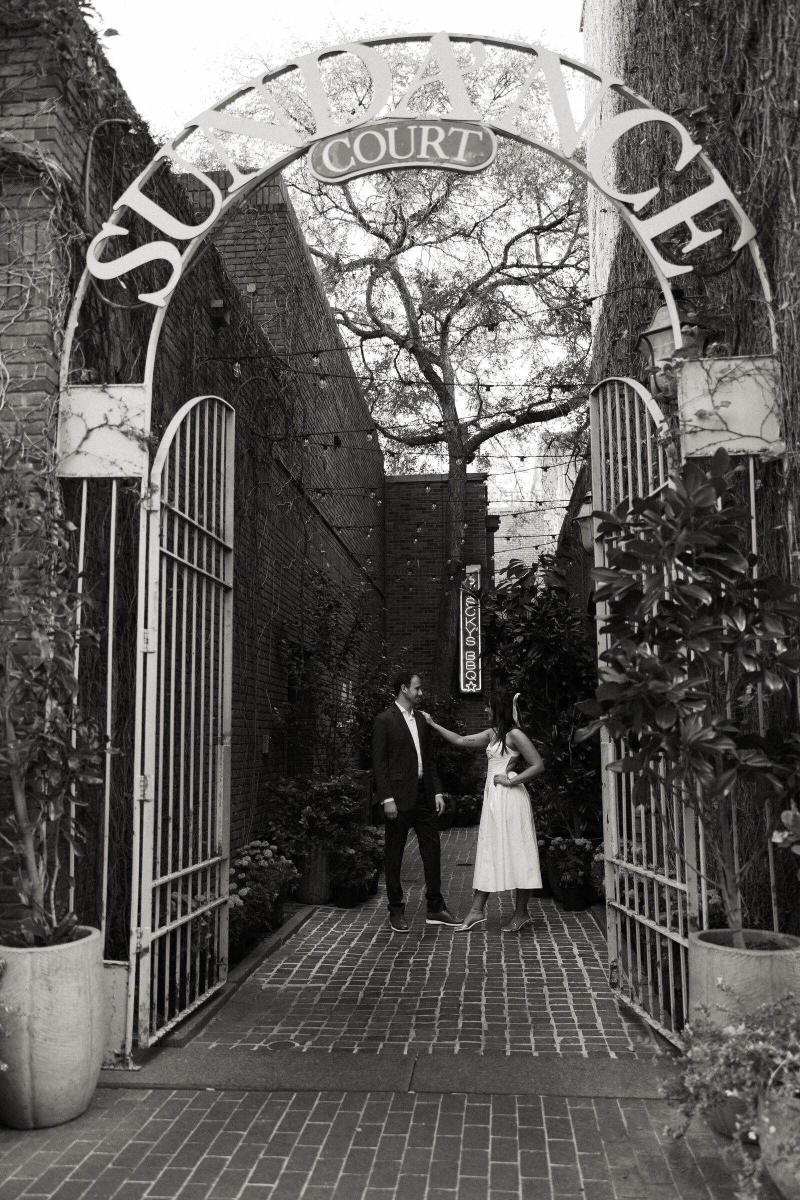 downtowndallasengagementphotos_stillsbytrinity-50