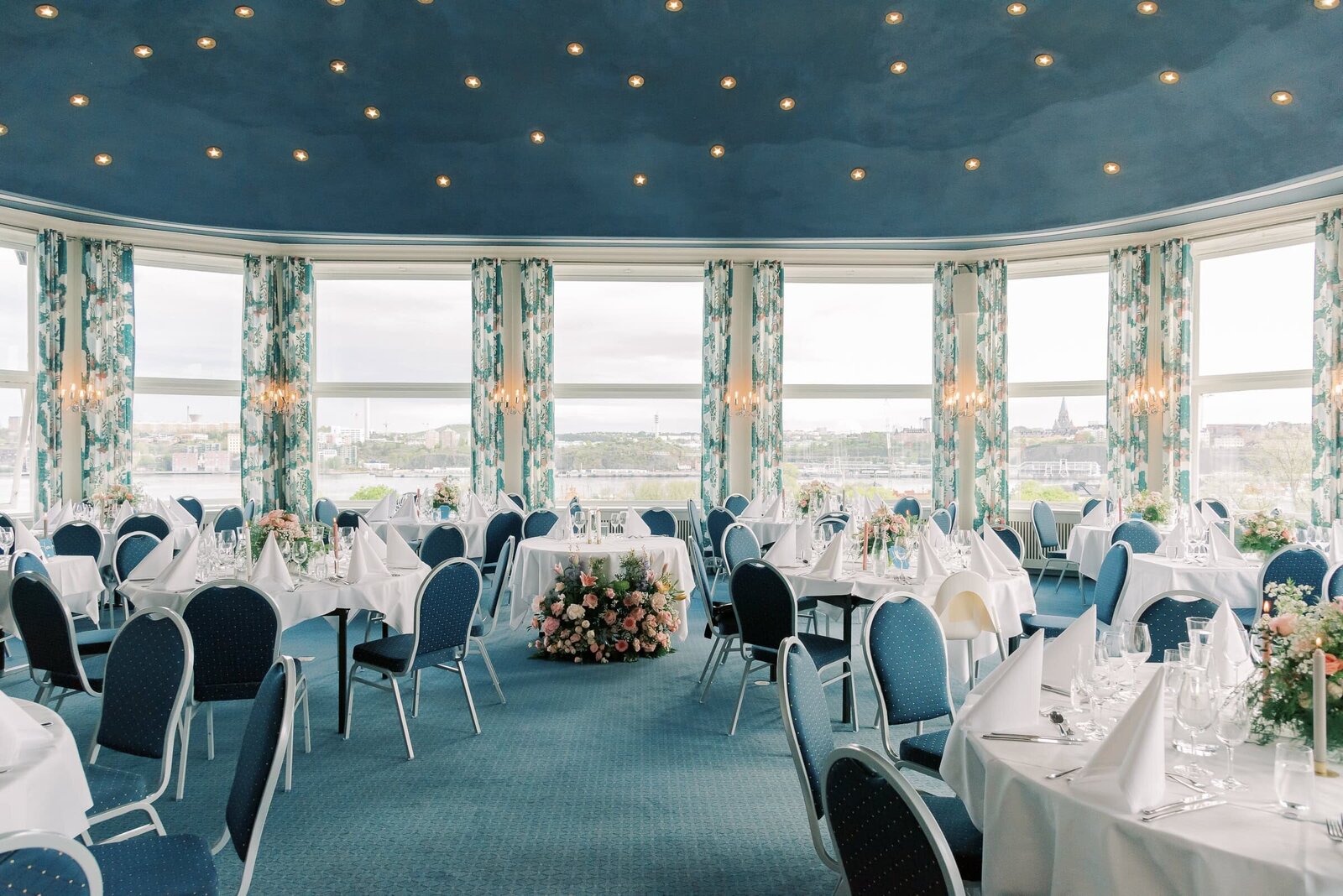 Destination Wedding Photographer Anna Lundgren in Stockholm Wedding at Solliden Skansen Stockholm Sweden_103