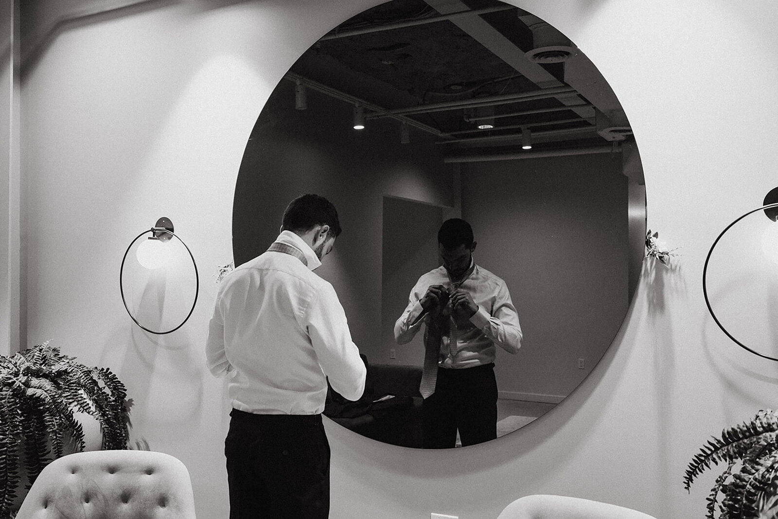 MonicaDan_0120_GettingReady