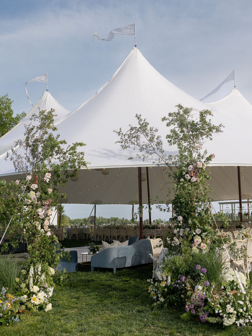 18_Kate Campbell Floral Whitehall Manor tented spring wedding by Anna and Wright photo
