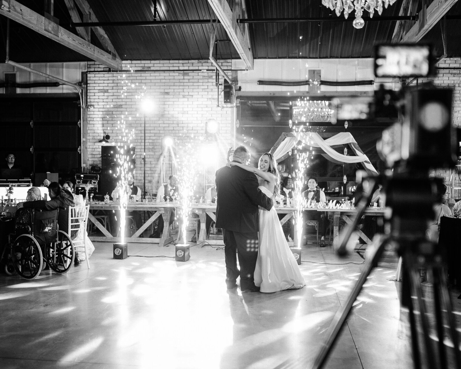Saenz The Farmhouse KC Event Venue Wedding398