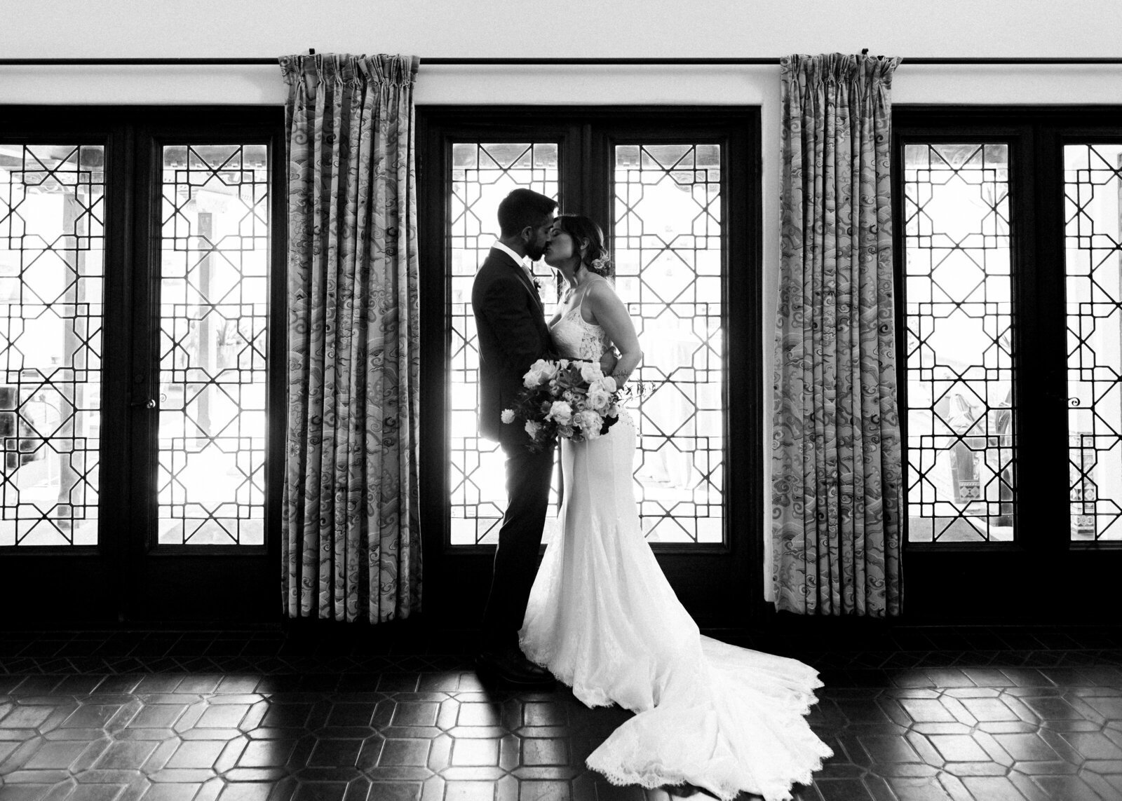 La Jolla Wedding Photographer - Darlington House library BW-133