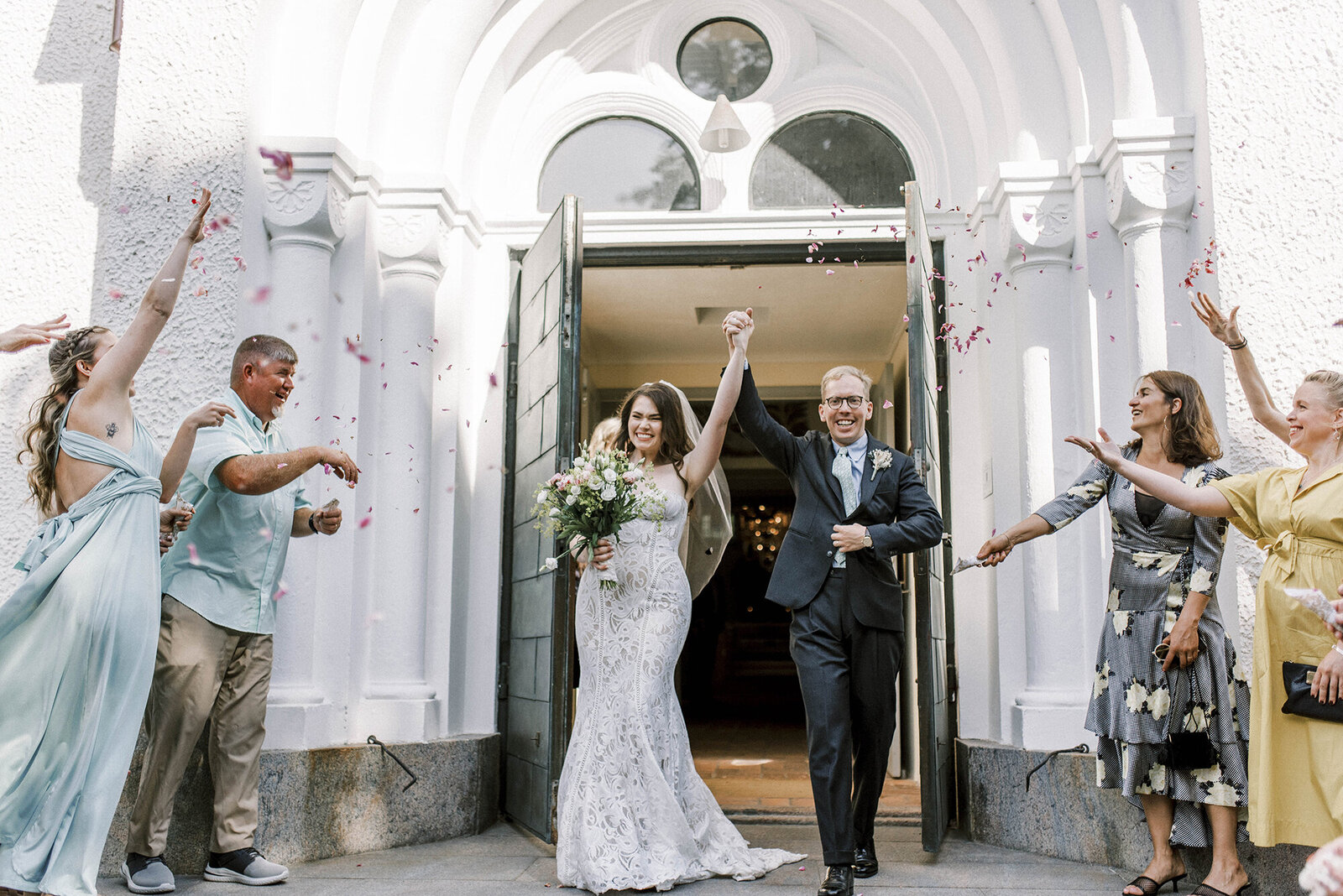 Light, airy & romatic wedding photos