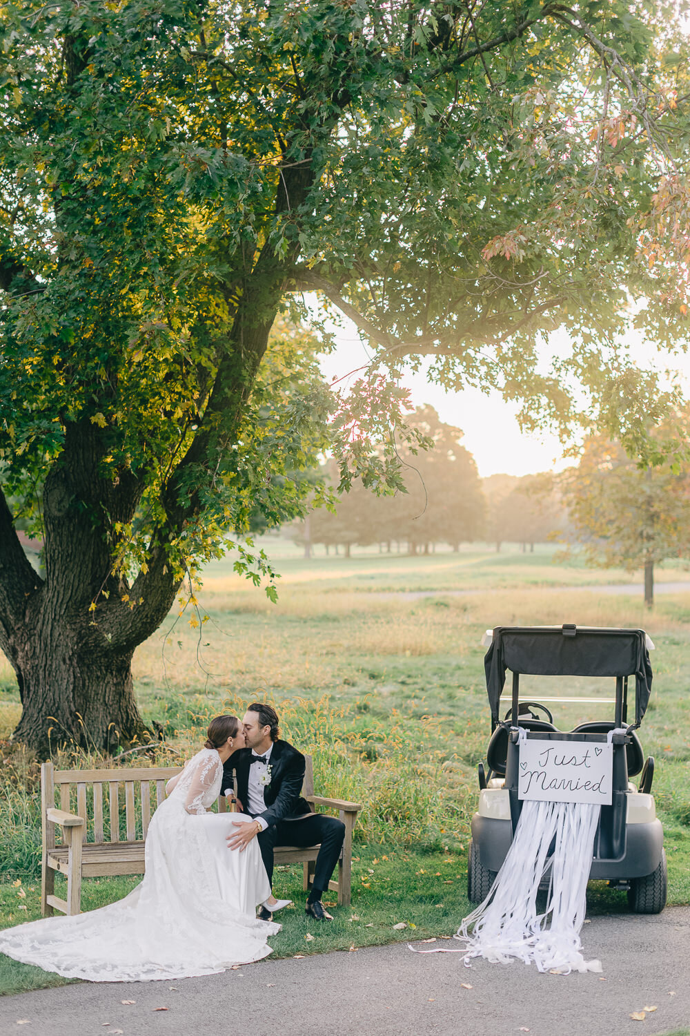 refined-chic-wedding-mount-st-bruno-country-club-montreal-junophoto-054