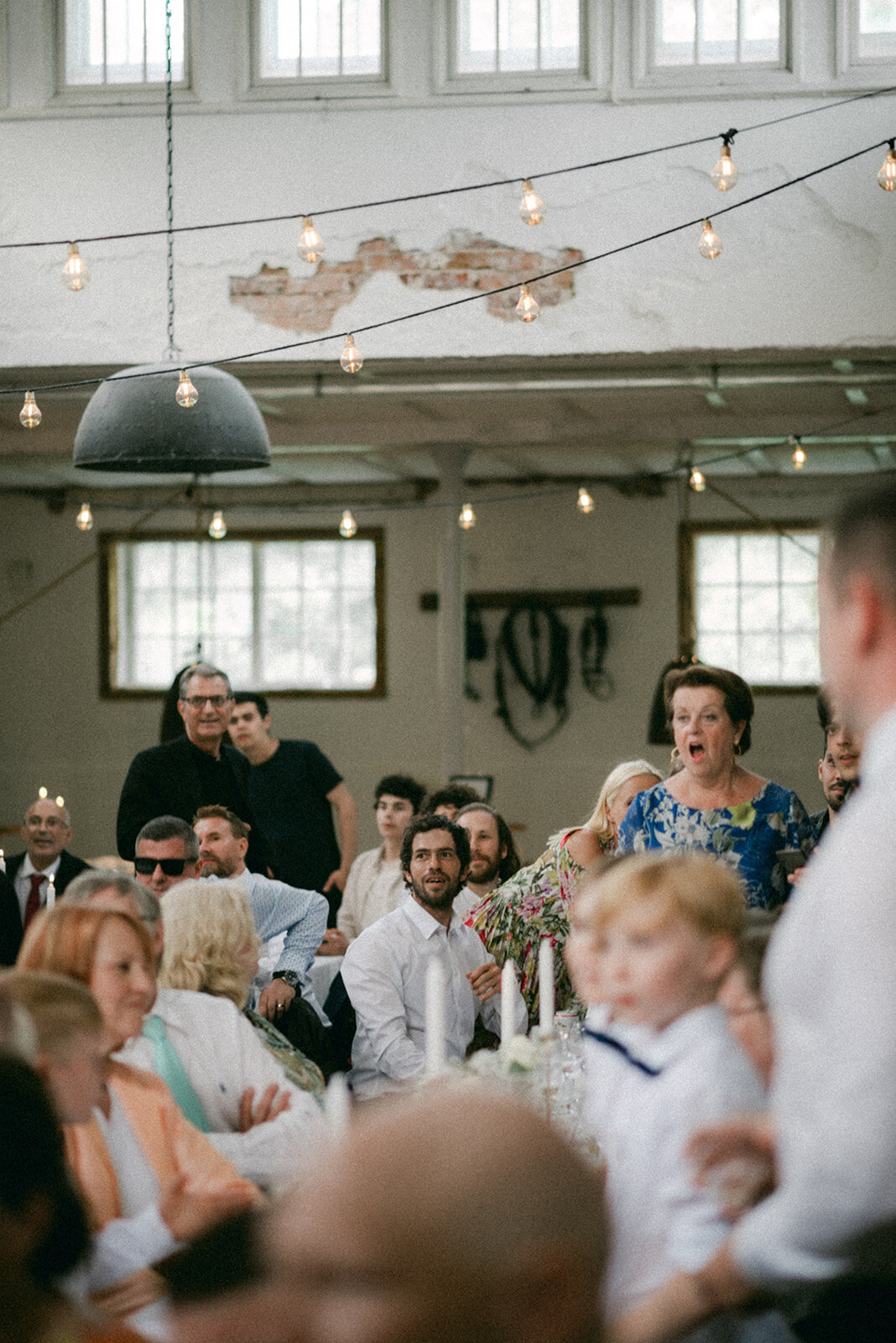 documentary wedding photo of the wedding reception by photographer Hannika Gabrielsson