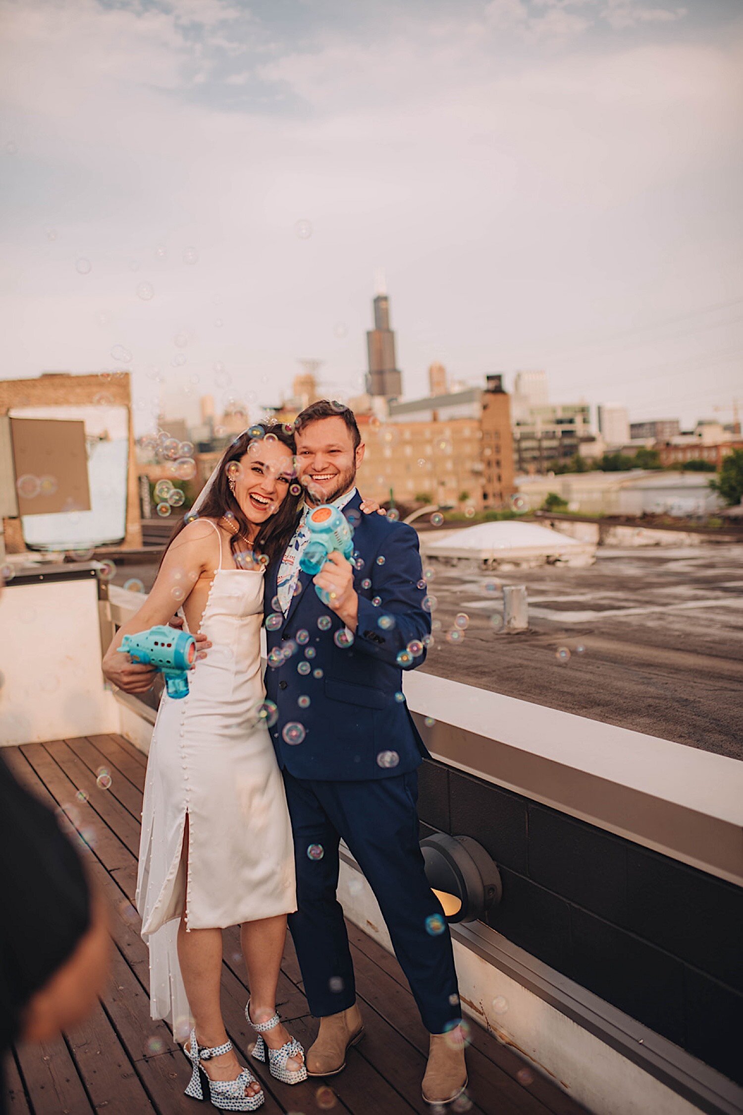 27_bride-celebrates-chicago-rooftop-wedding