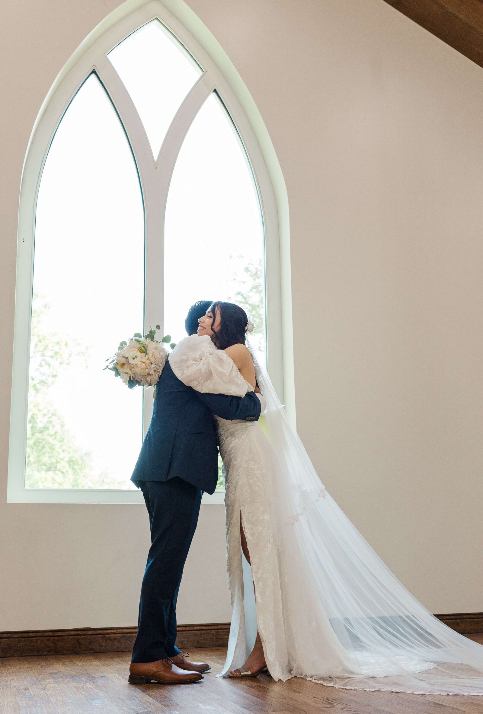 Photography-poses-for-dallas-couples