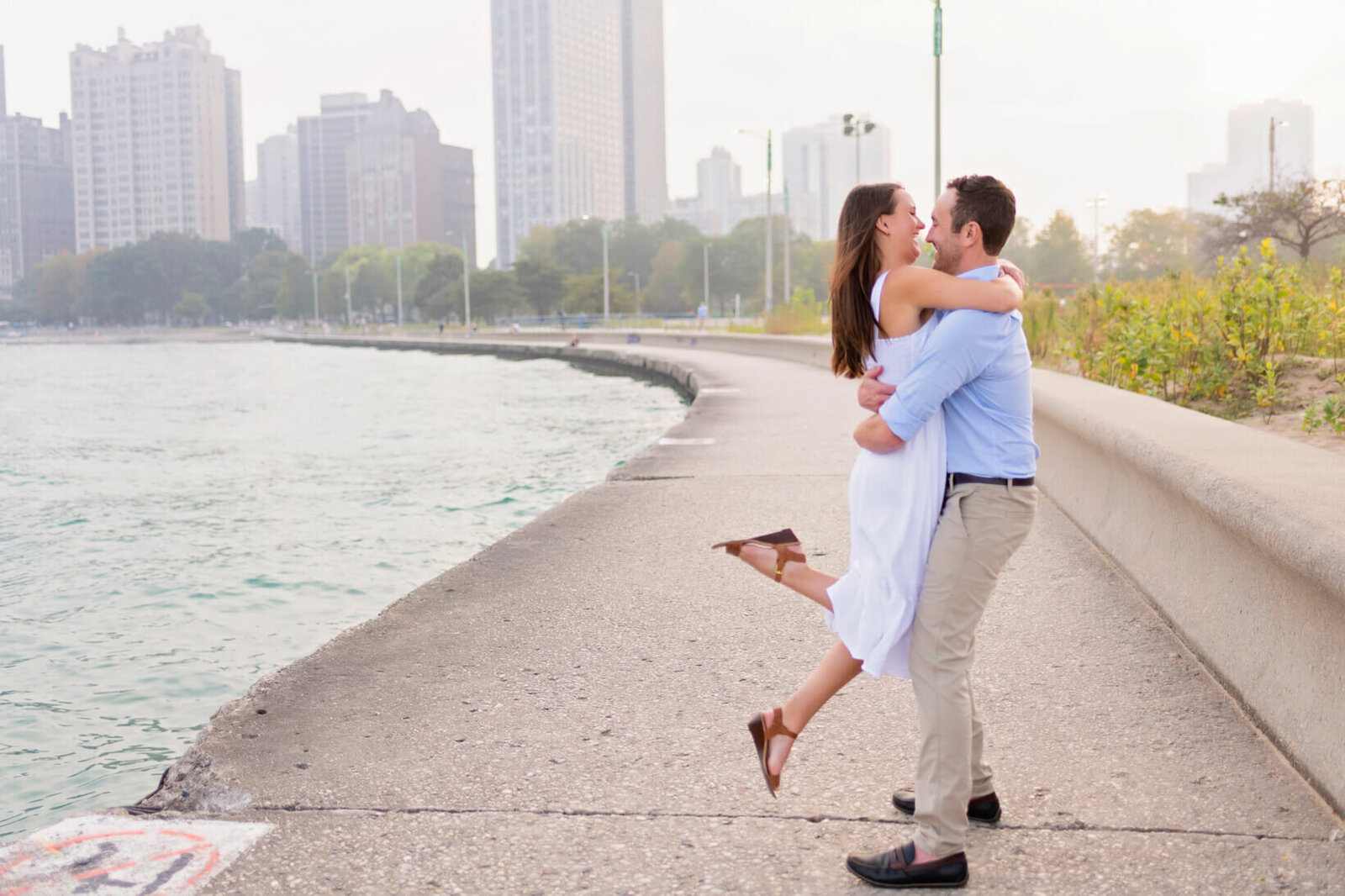 Downtown-Chicago-Engagement-Photos-92