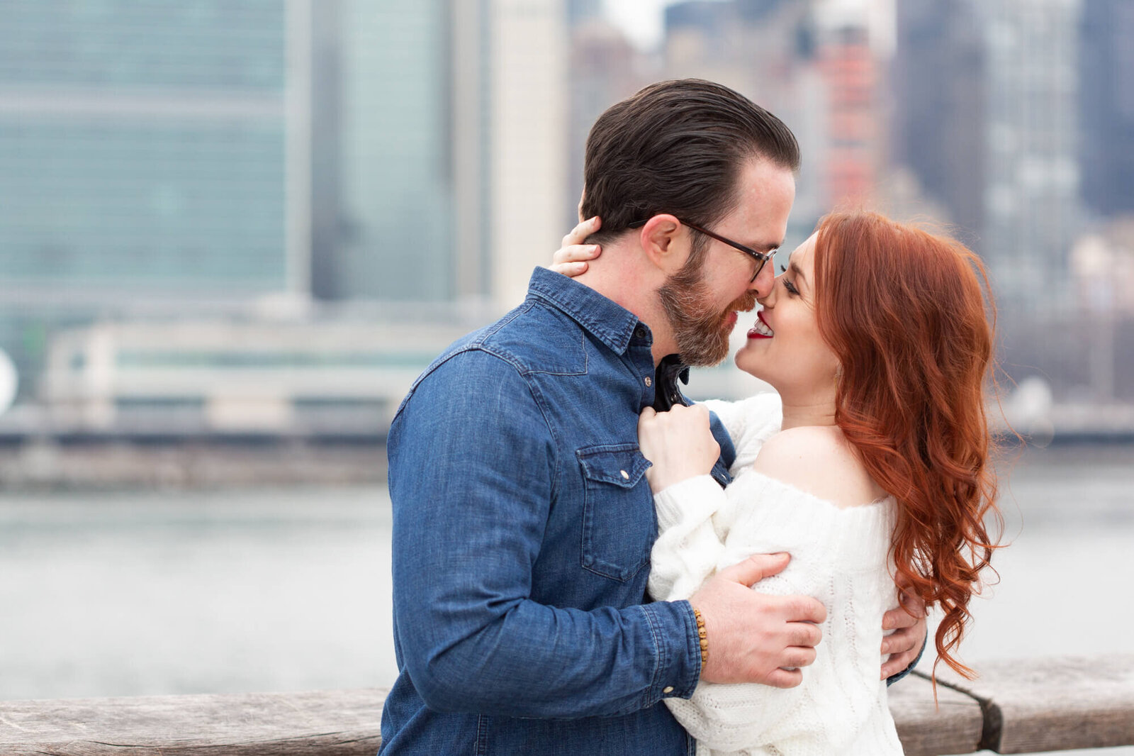 nyc-engagement-session-long-island-city-queens-skyline-red-hair-1