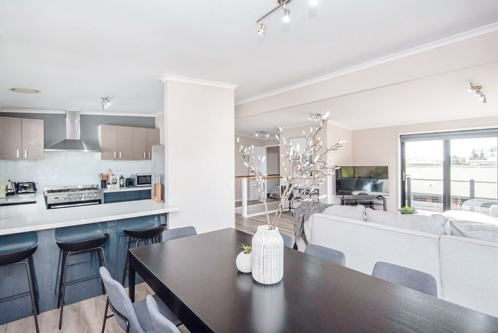 12dreamy-dromana-airbnb