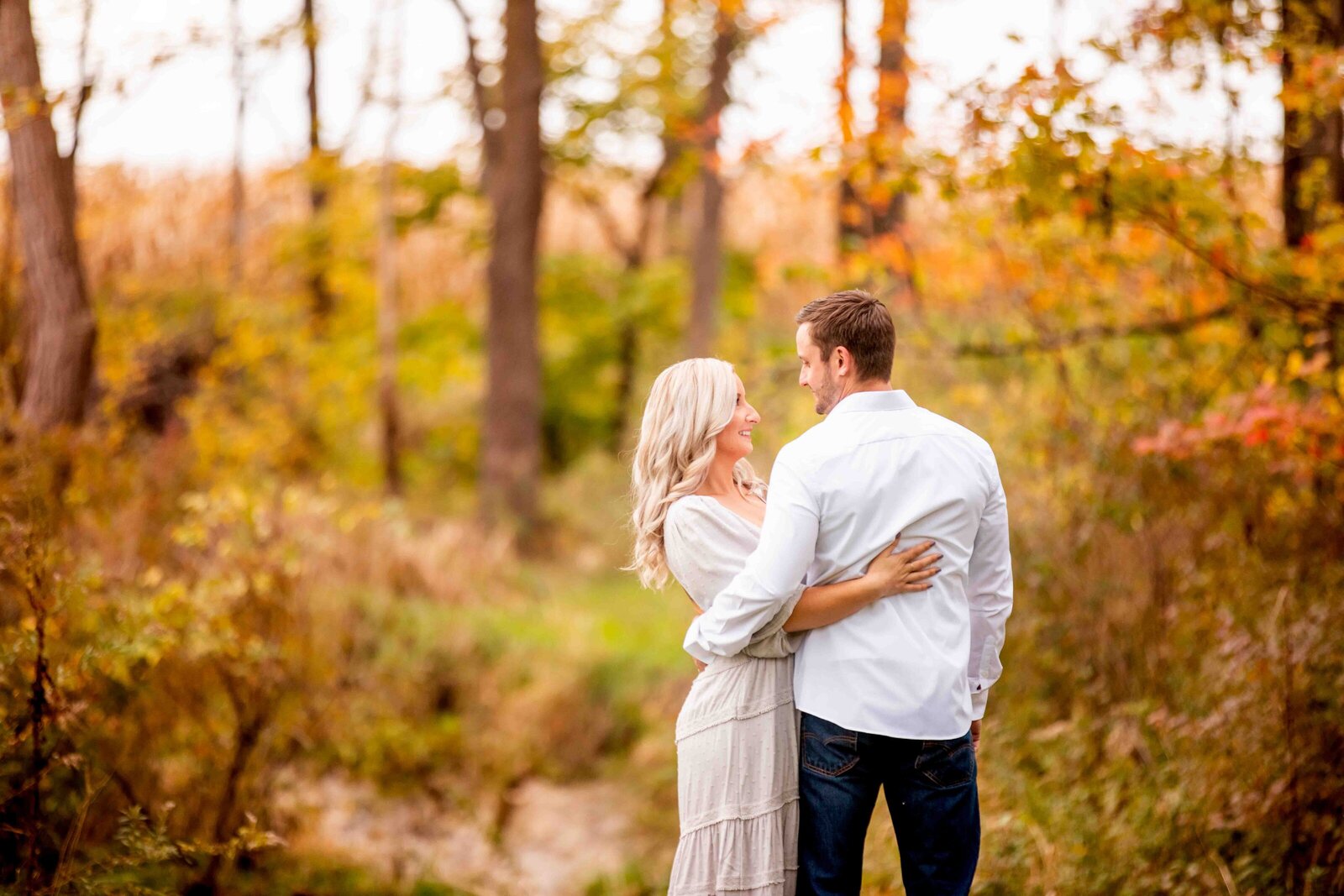 fall-engagement-session-location-near-london-ontario