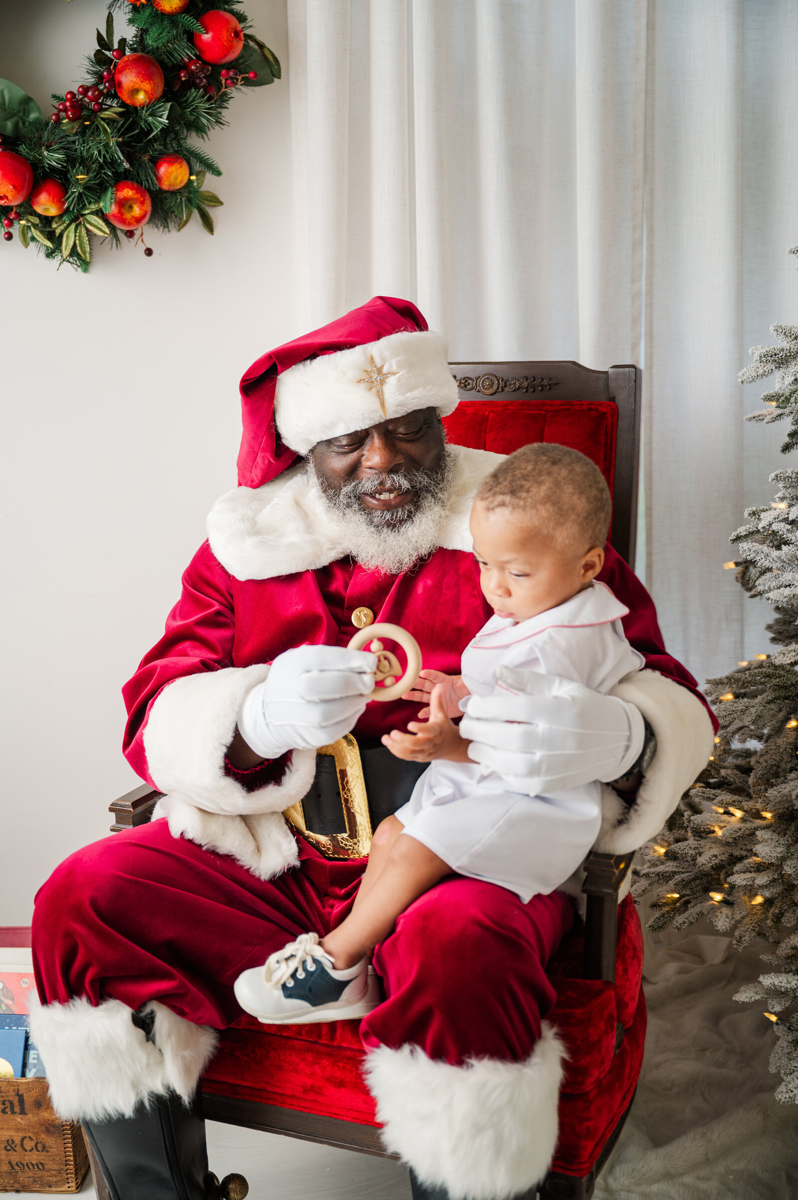 Santa-Shawn_Winston-Salem_NC_2025-10-5_18571