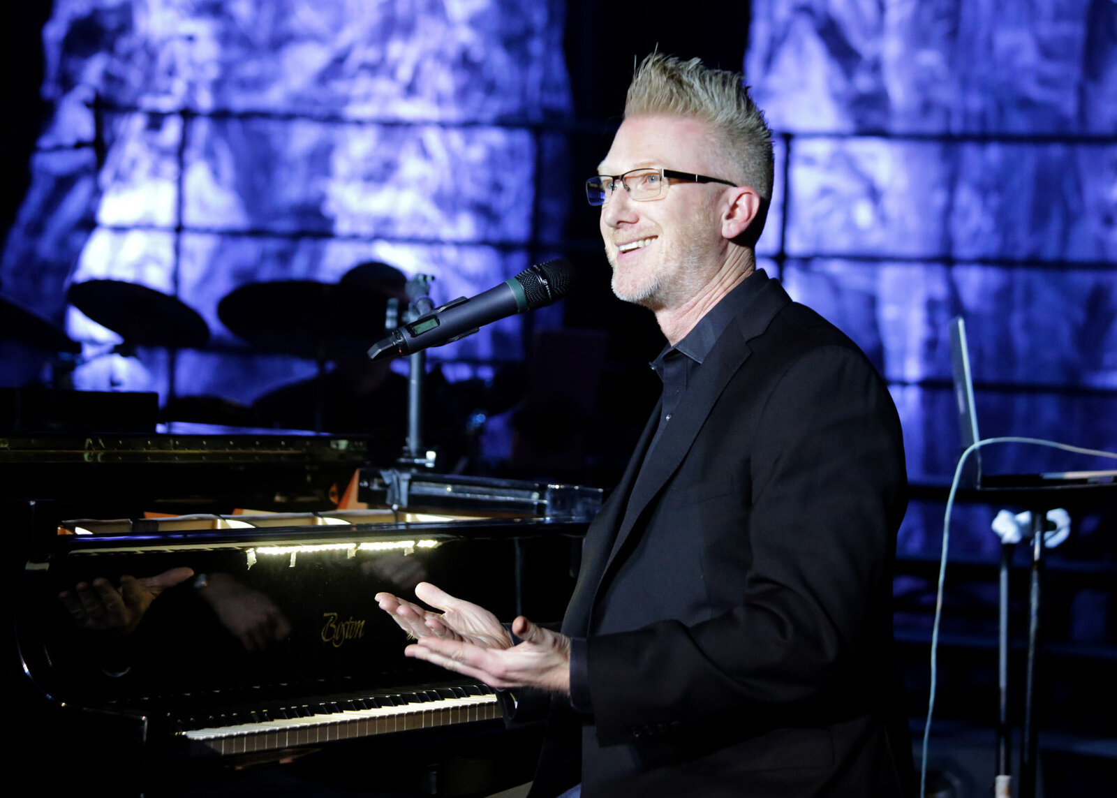 Benefit Concert - Rob
