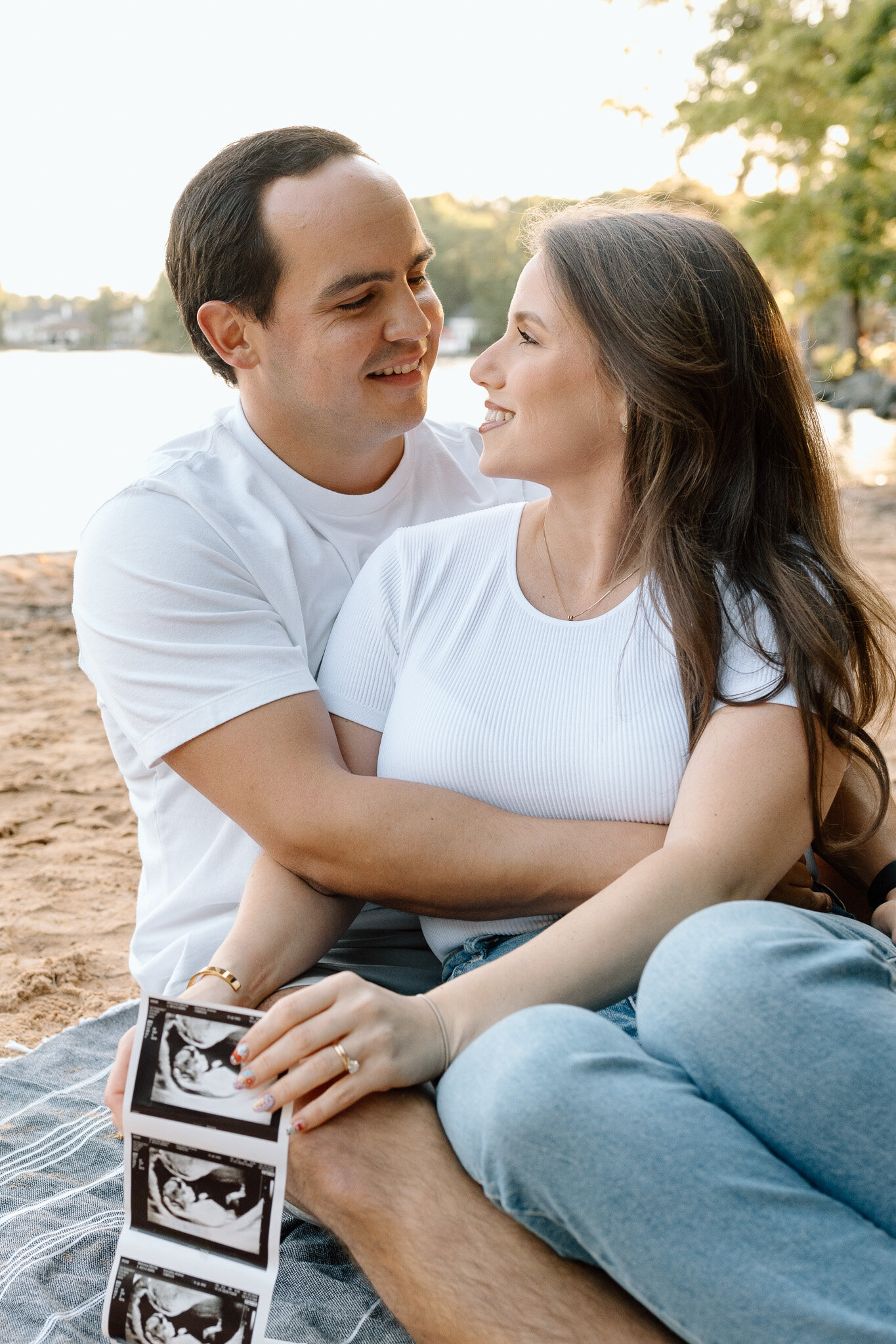 charlotte-beach-casual-pregnancy-announce-ultrasound (4)