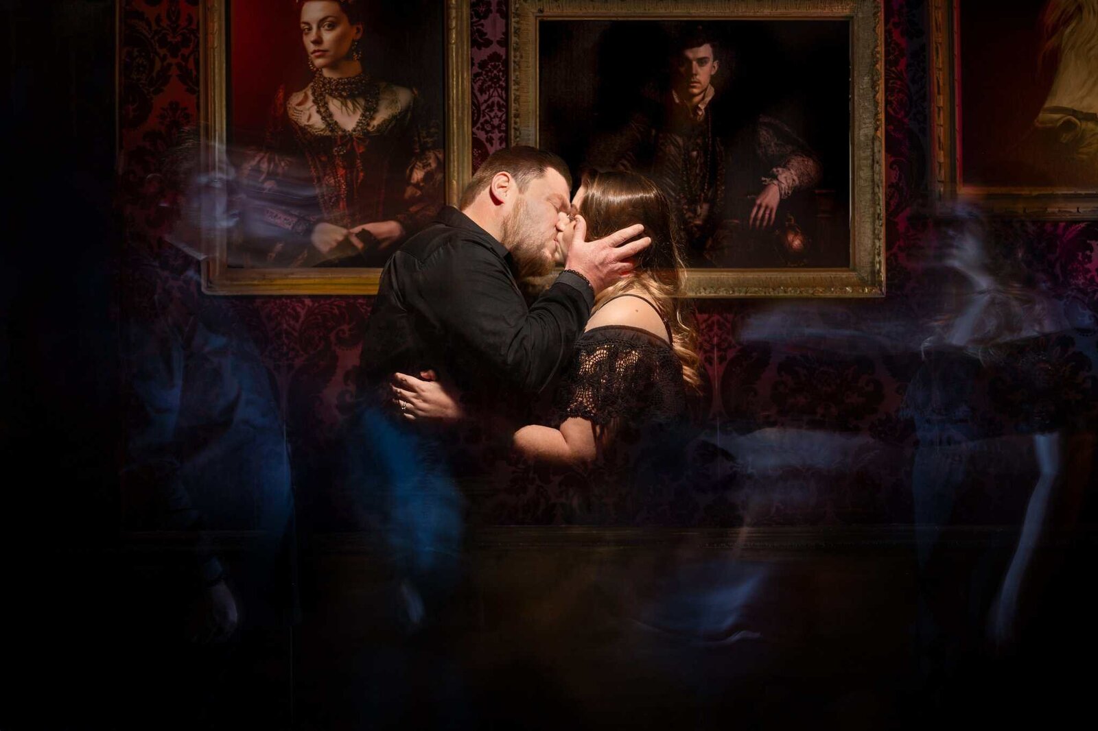 27. Haunted House Engagement Session_06