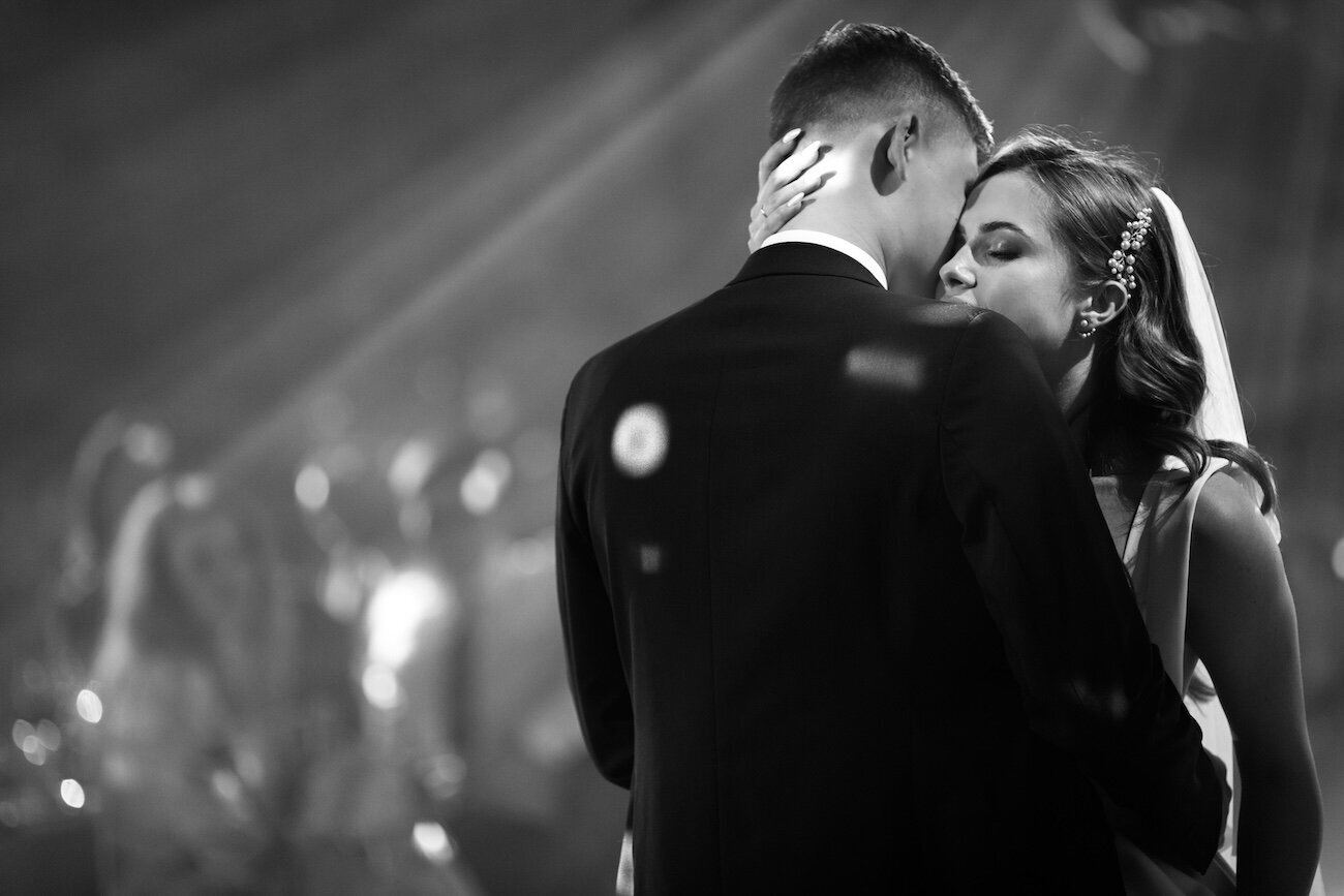 wedding couple dance