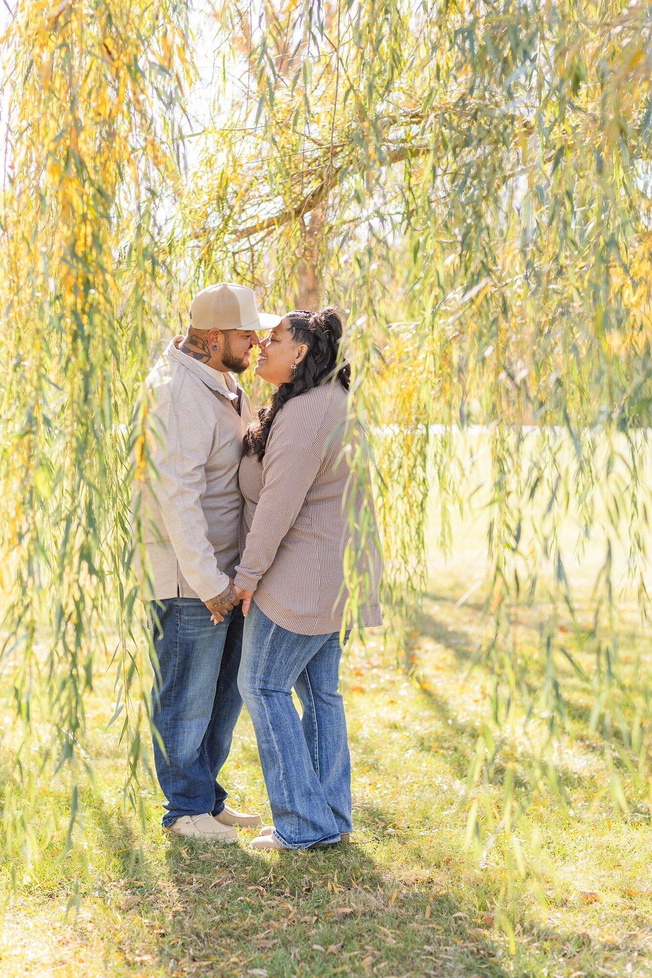 garza-ohio-tree-engagement-pictures-4