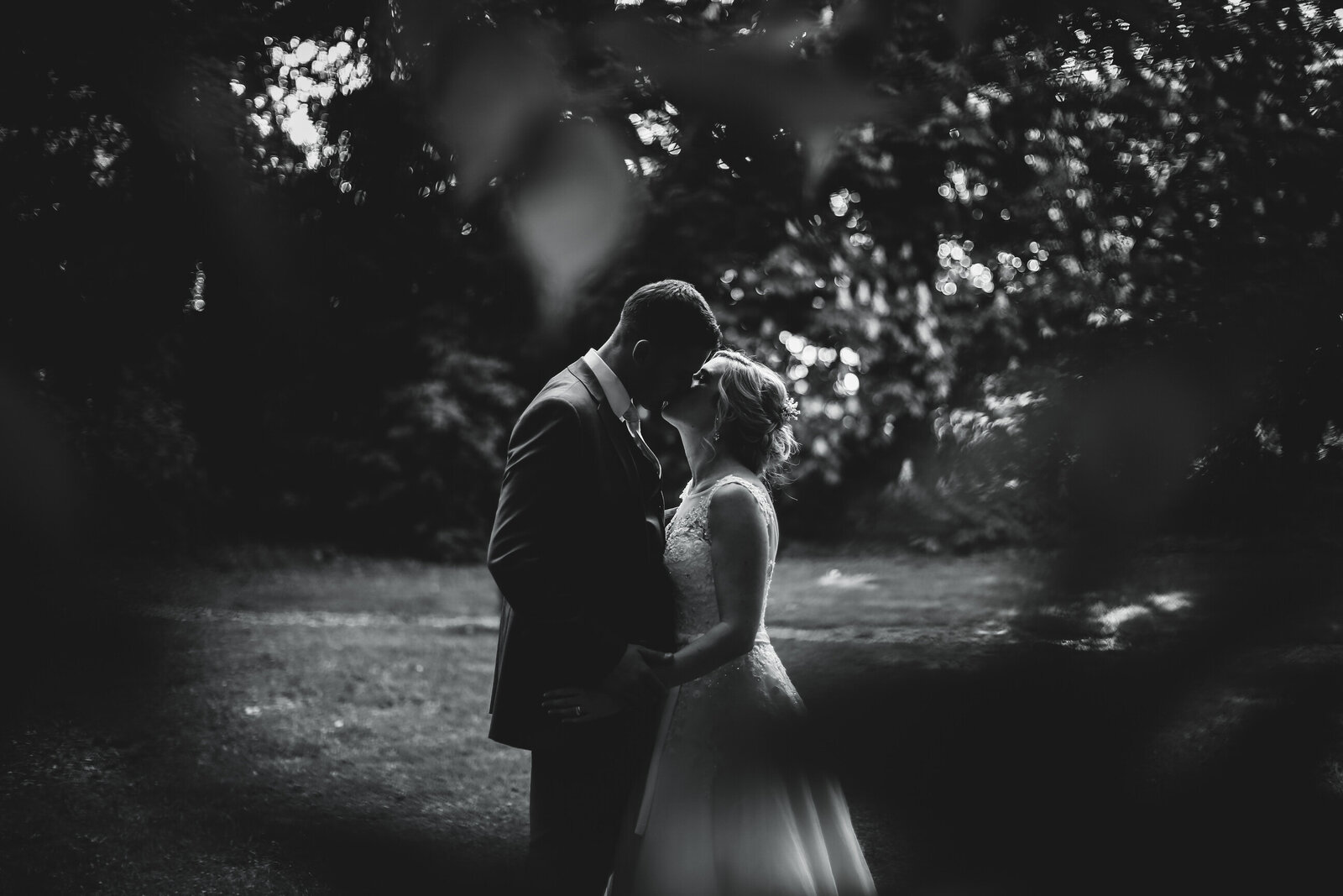 LAINS-BARN-WEDDING-PHOTOGRAPHER-FUN-REALXED-0075