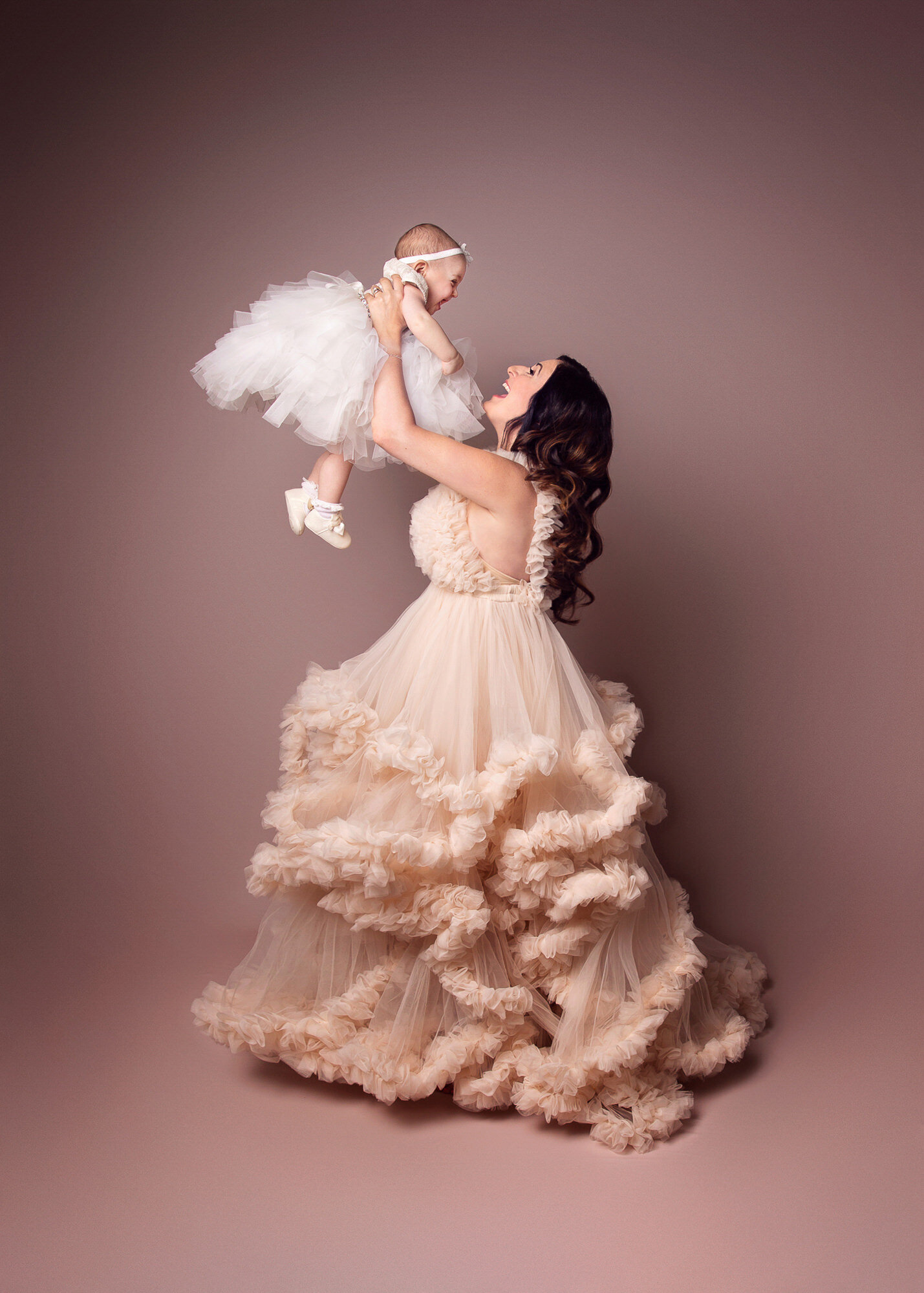 Toronto-motherhood-portrait-photographer-Rosio-Moyano_066