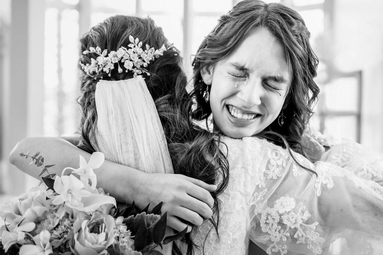 07. Utah Millennial Falls Spring Wedding_05