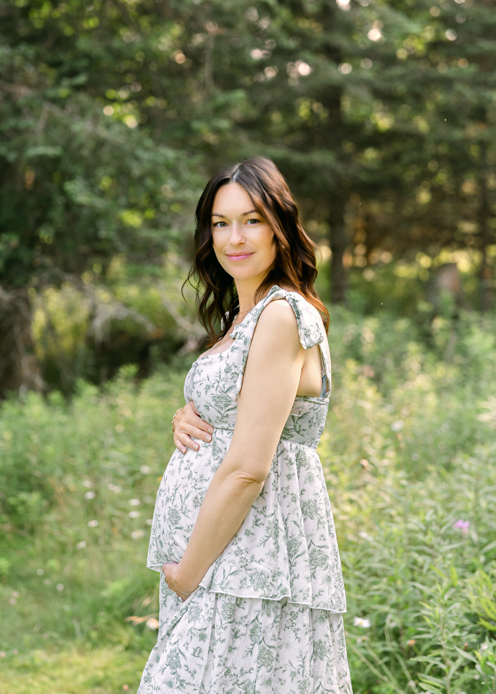 Maternity session in Iron Mountain at the Upper Peninsula of Michigan