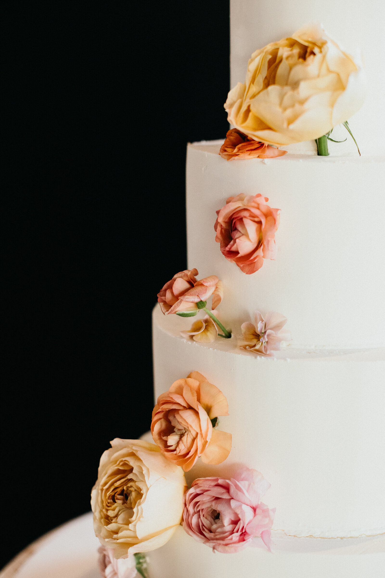 cake at switch house wedding reception