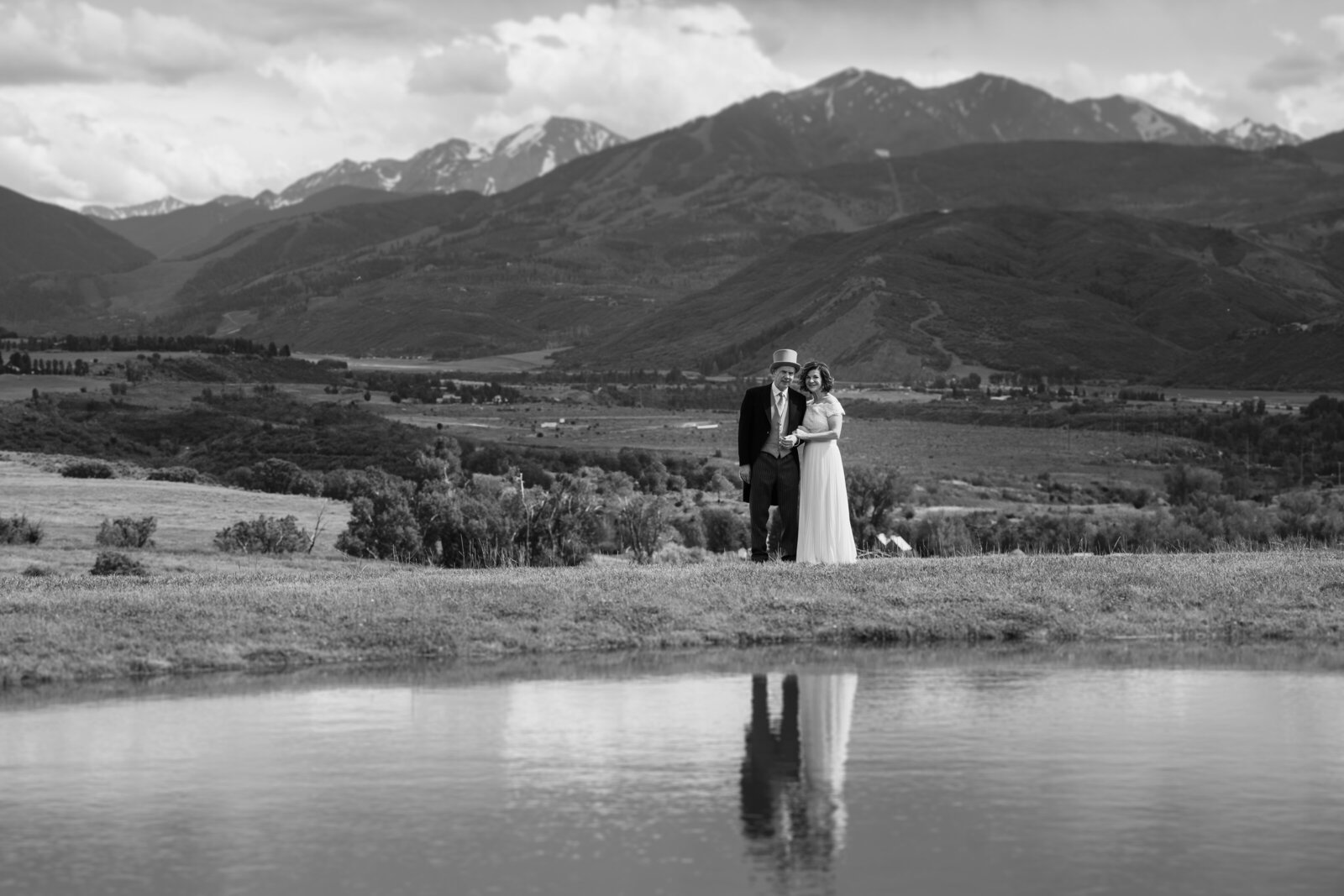 Aspen wedding couple in the mountains