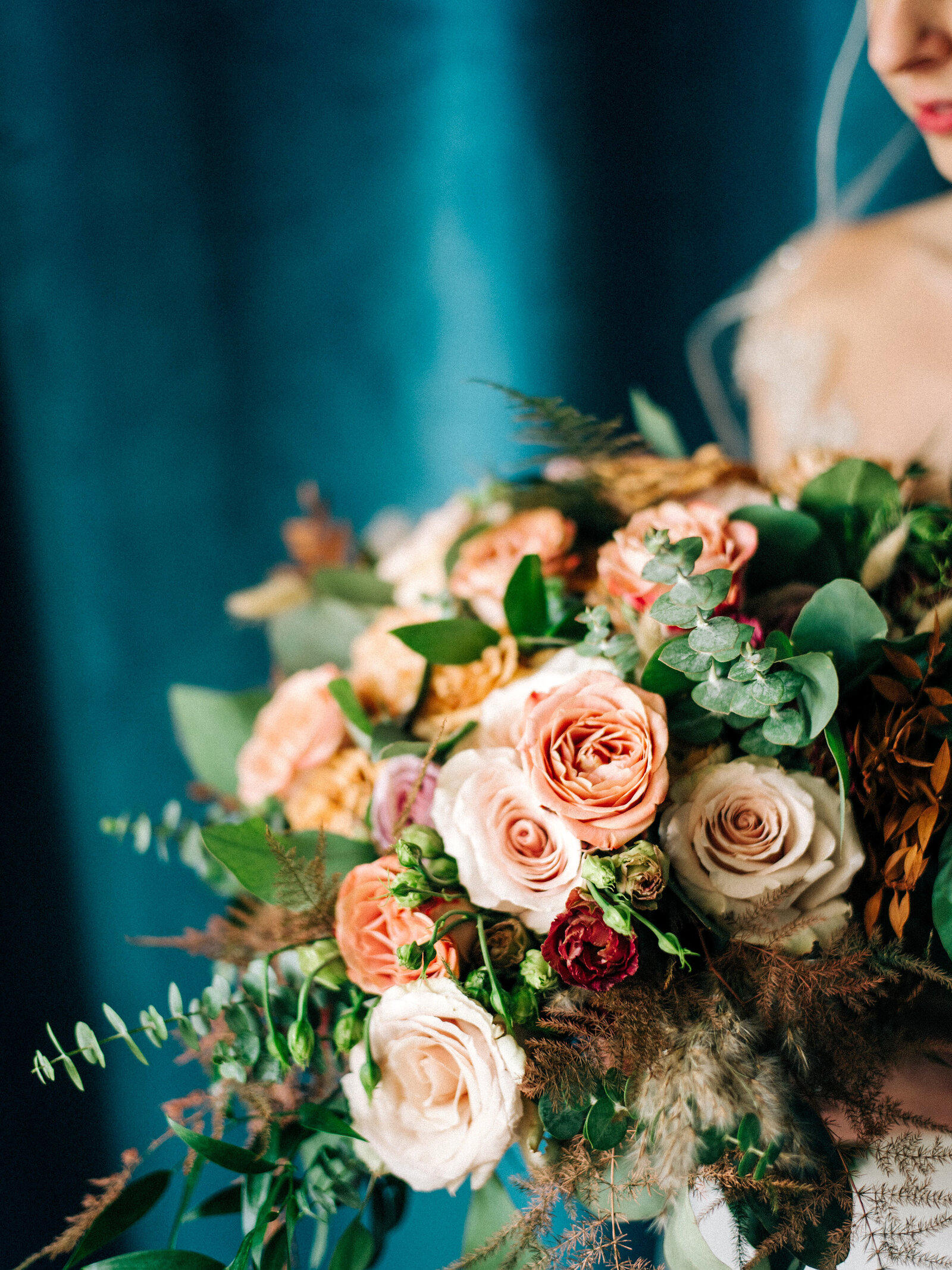 076-sean-cook-wedding-detroit-colorful-winter-bouquet